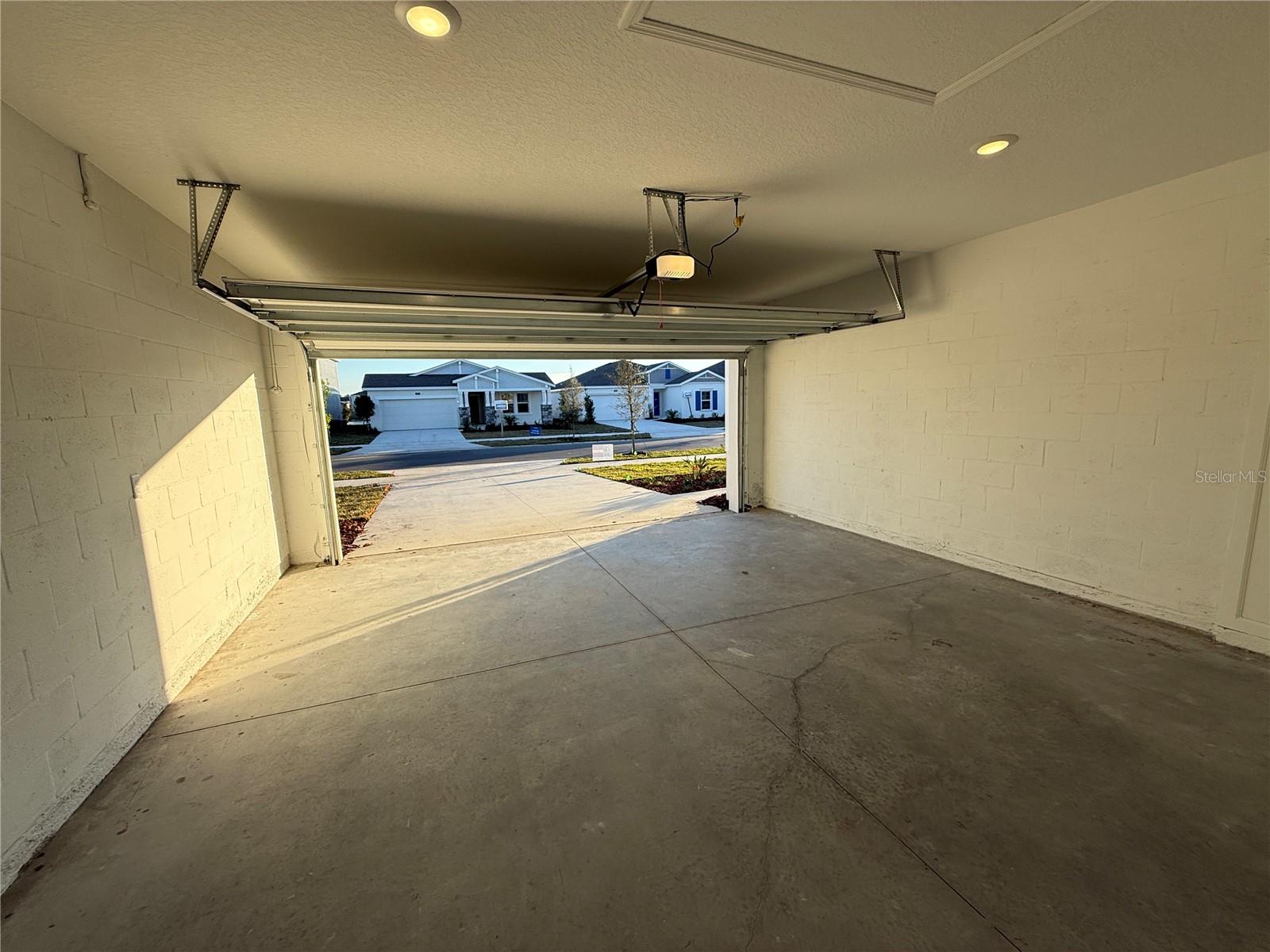 5786 Gingham Dr Property Photo 6