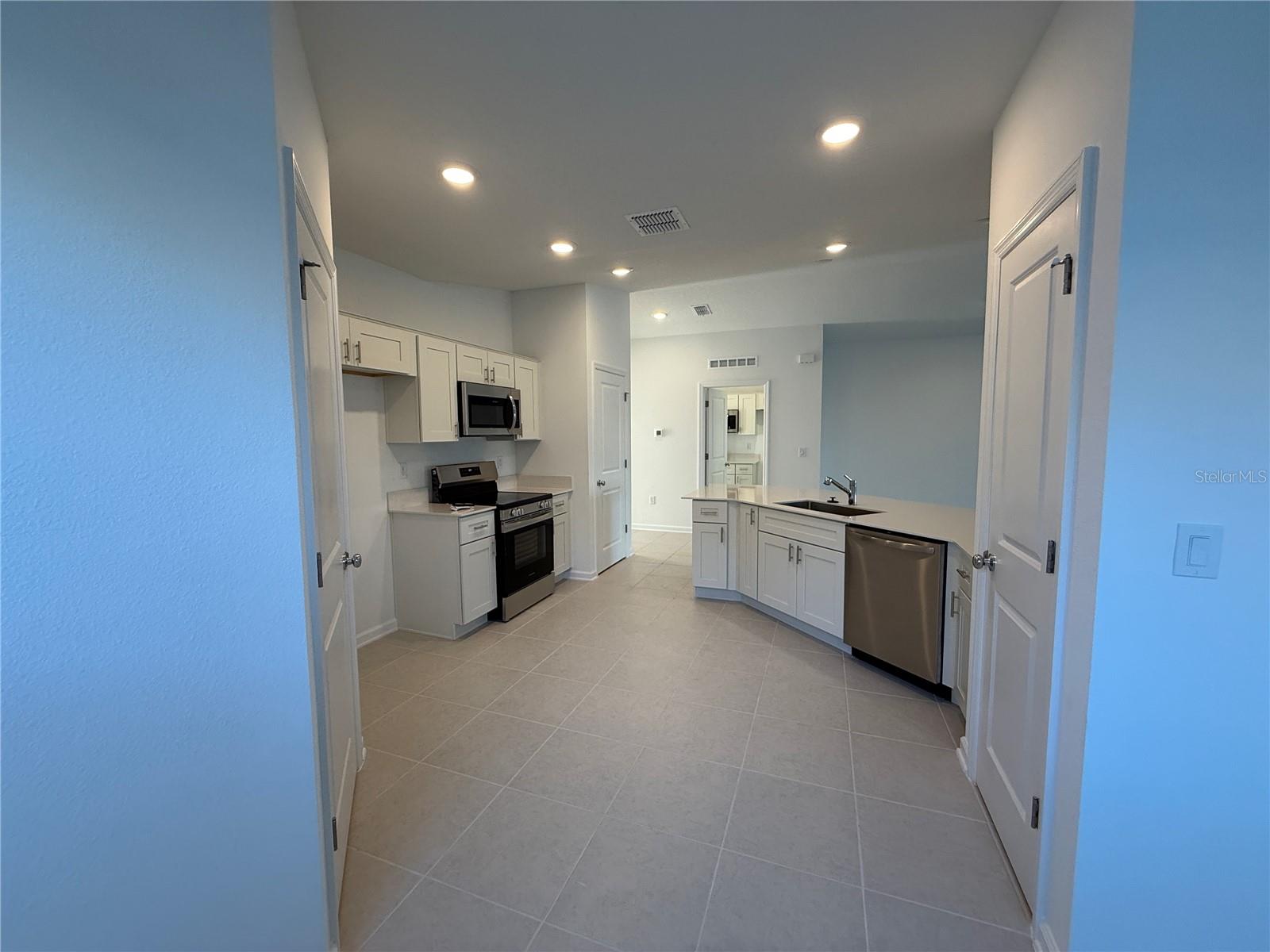 5786 Gingham Dr Property Photo 9