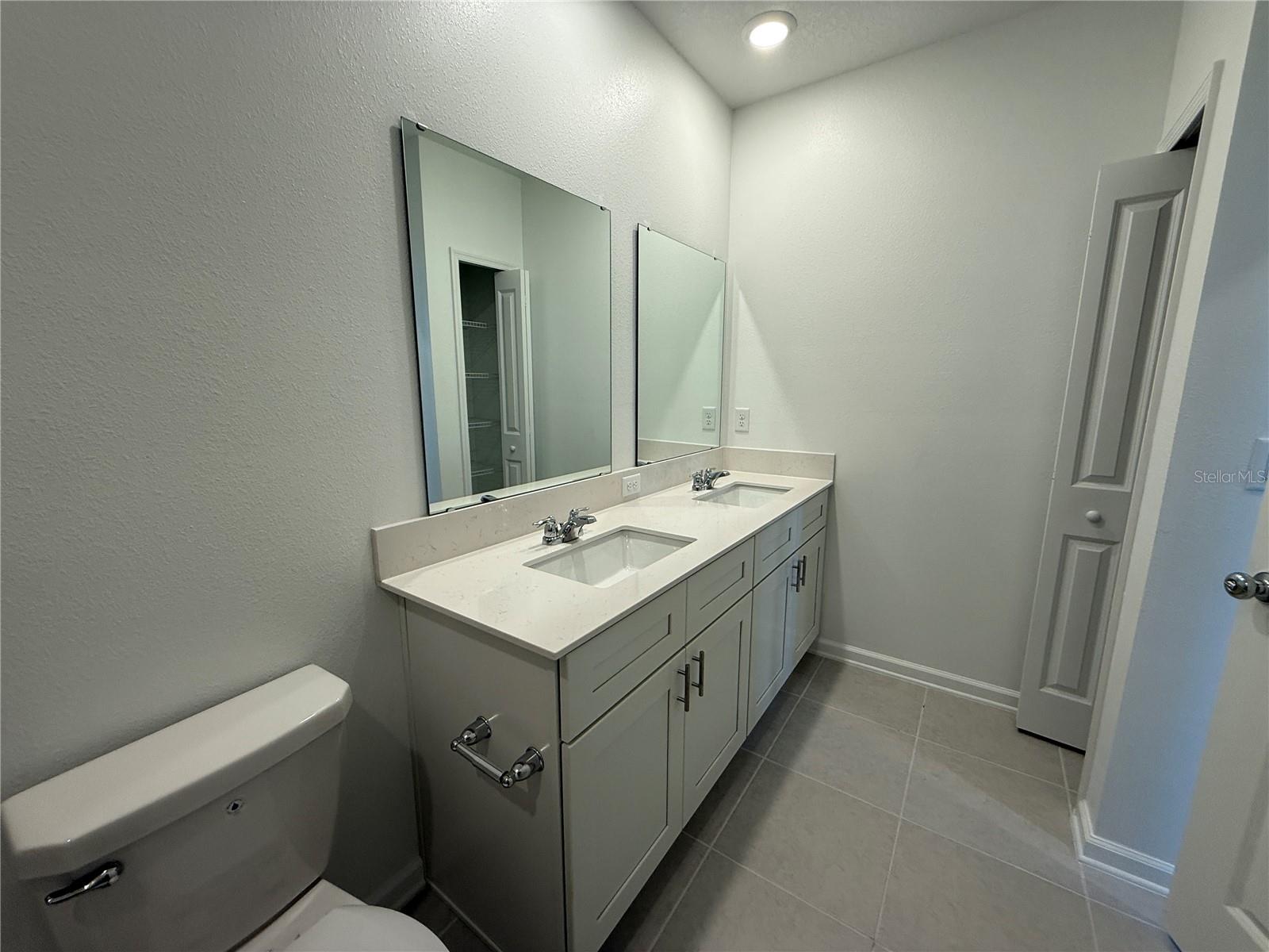 5786 Gingham Dr Property Photo 32