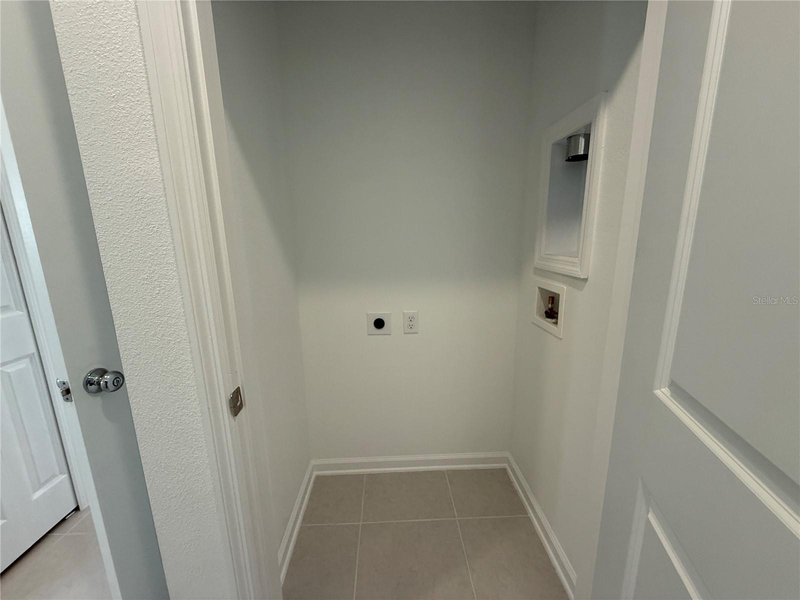 5786 Gingham Dr Property Photo 53