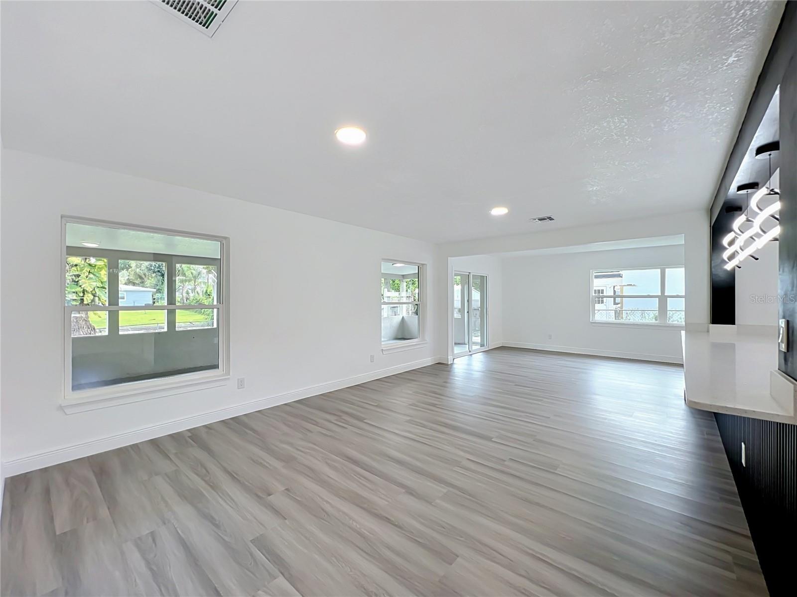 3202 Tradewinds Trl Property Photo 3