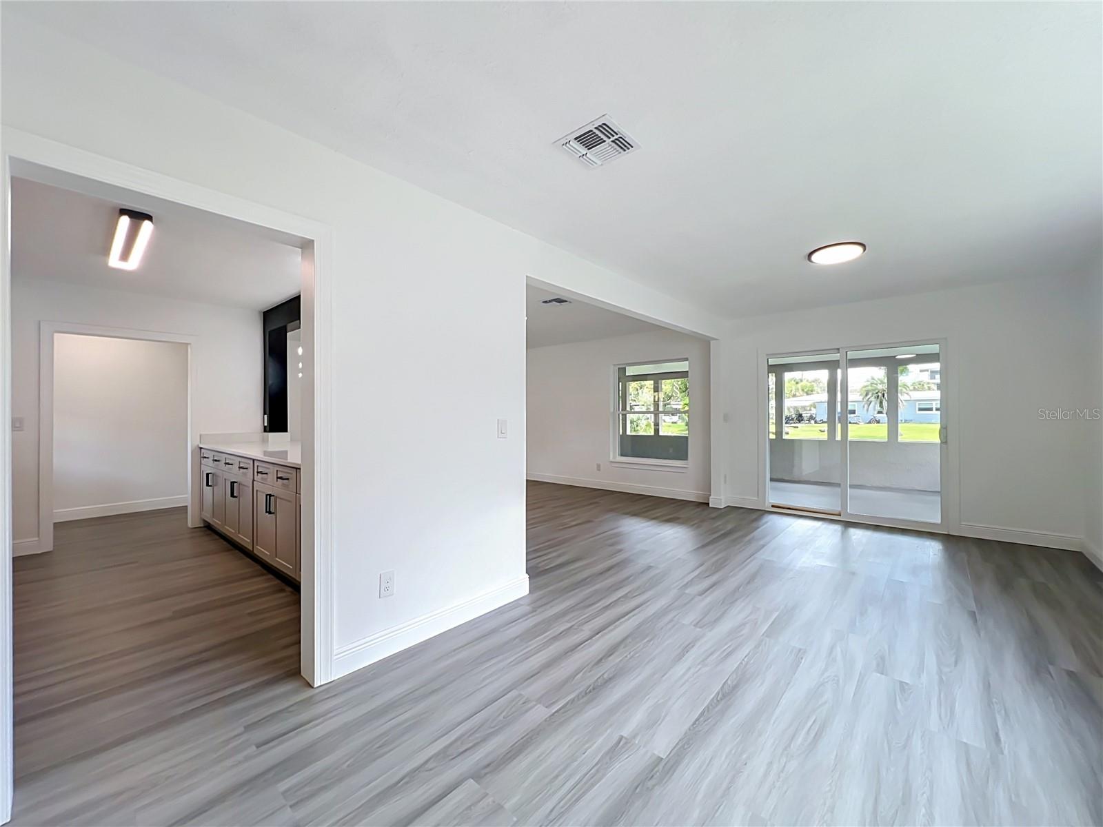 3202 Tradewinds Trl Property Photo 5