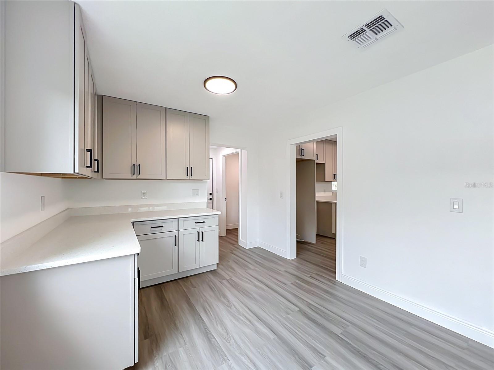 3202 Tradewinds Trl Property Photo 10