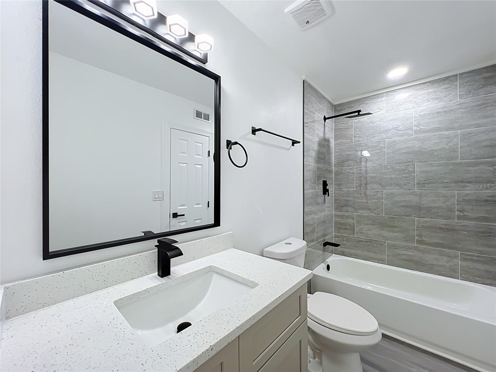 3202 Tradewinds Trl Property Photo 15