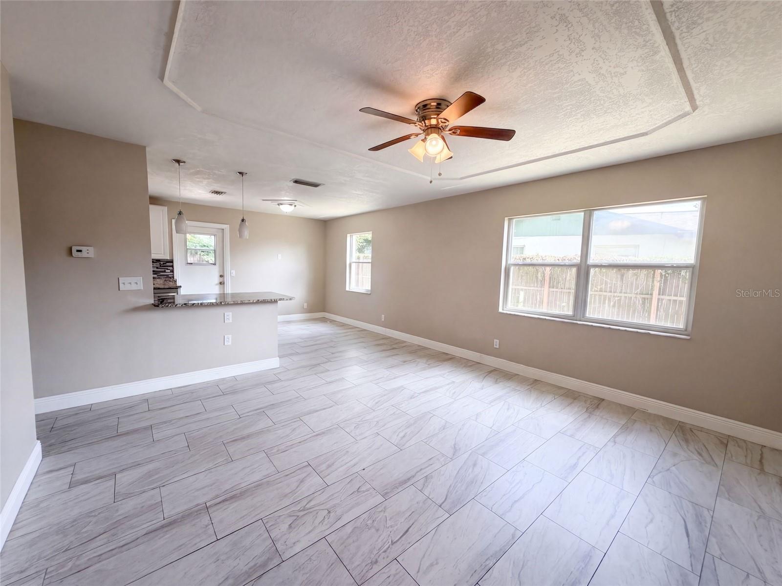 121 Inwood Cir Property Photo 4