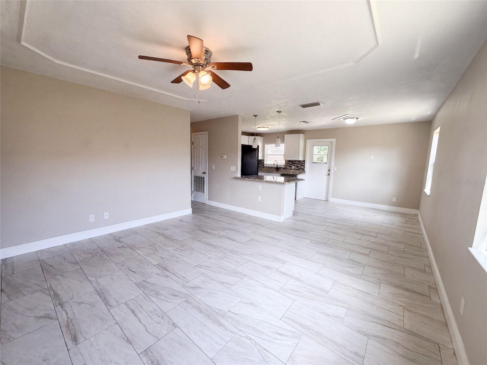 121 Inwood Cir Property Photo 8