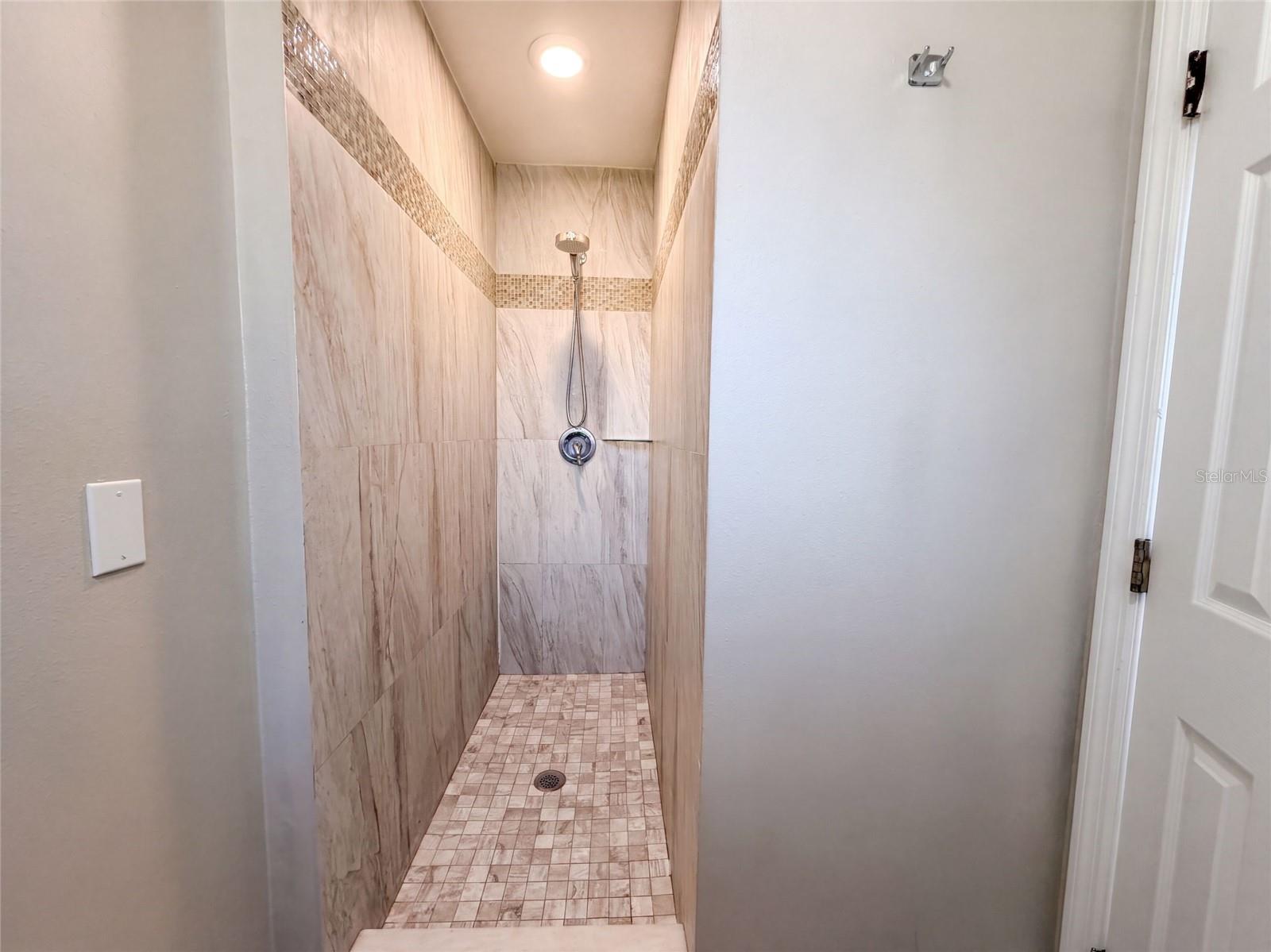121 Inwood Cir Property Photo 12