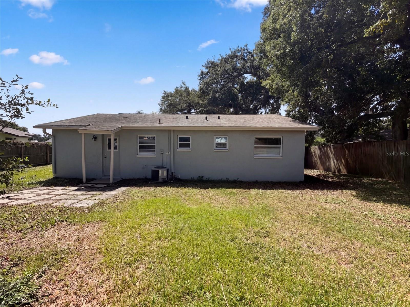 121 Inwood Cir Property Photo 15