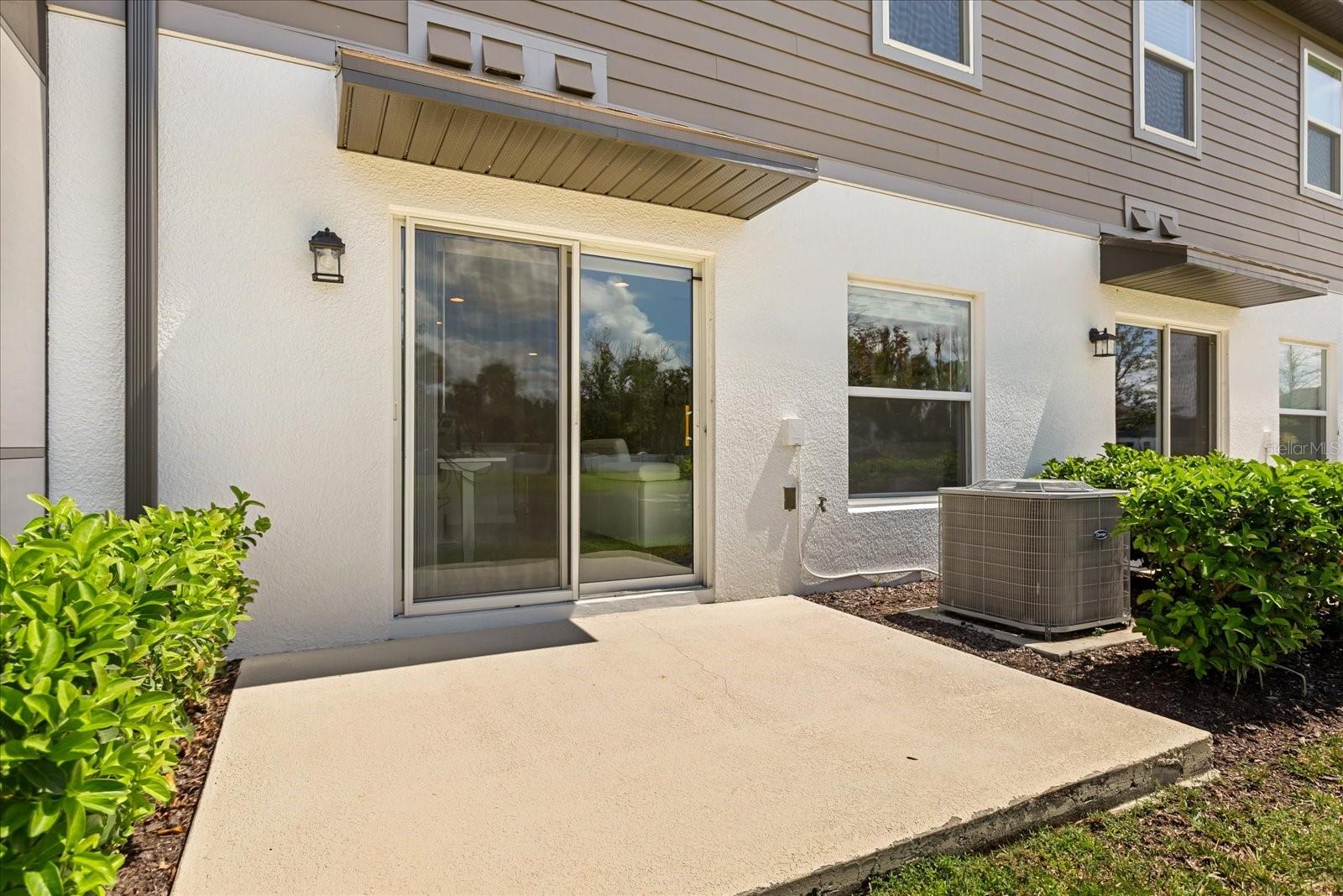 366 Cape Honeysuckle Pl Property Photo 4