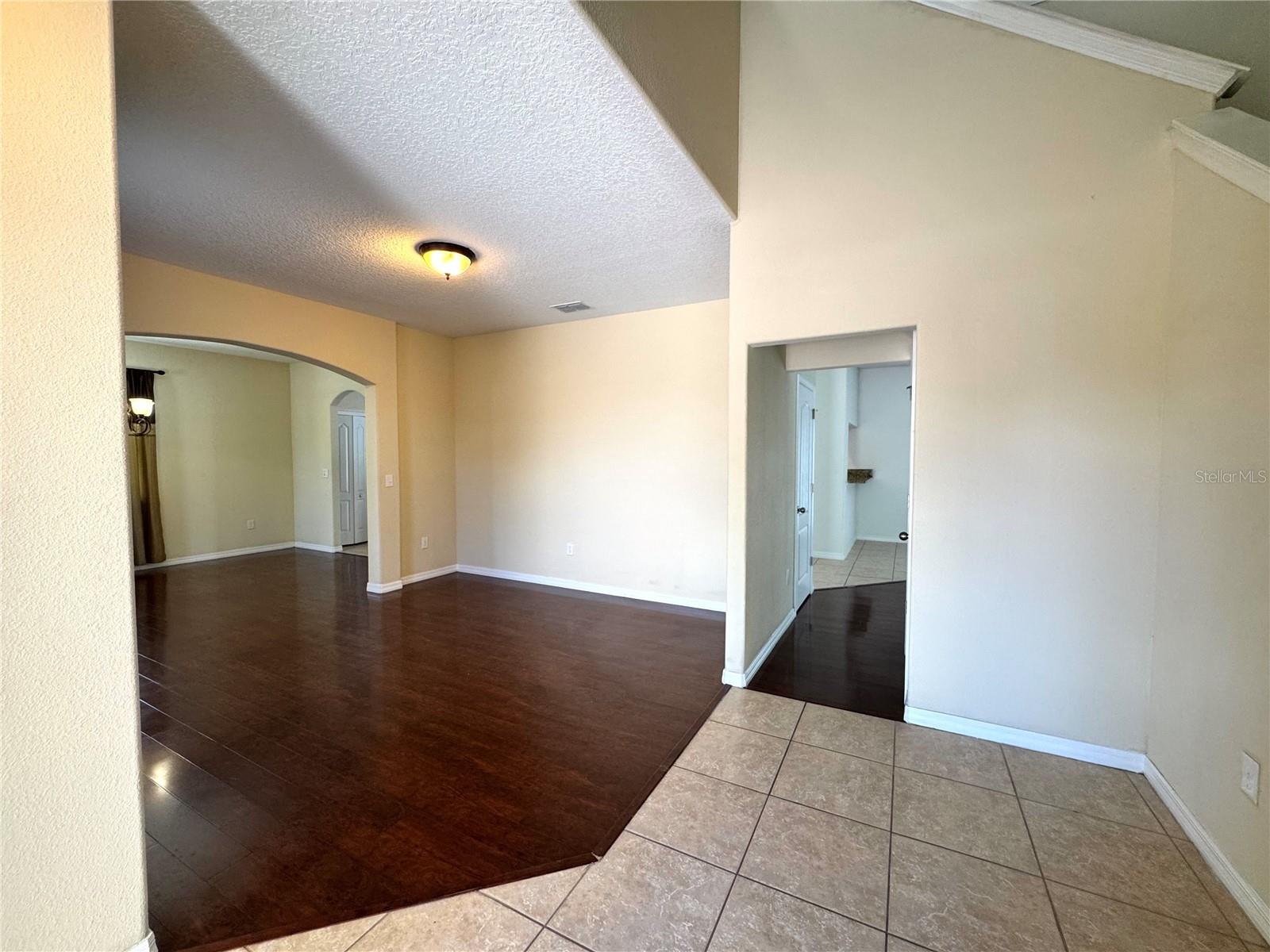 2890 Spring Breeze Way Property Photo 8