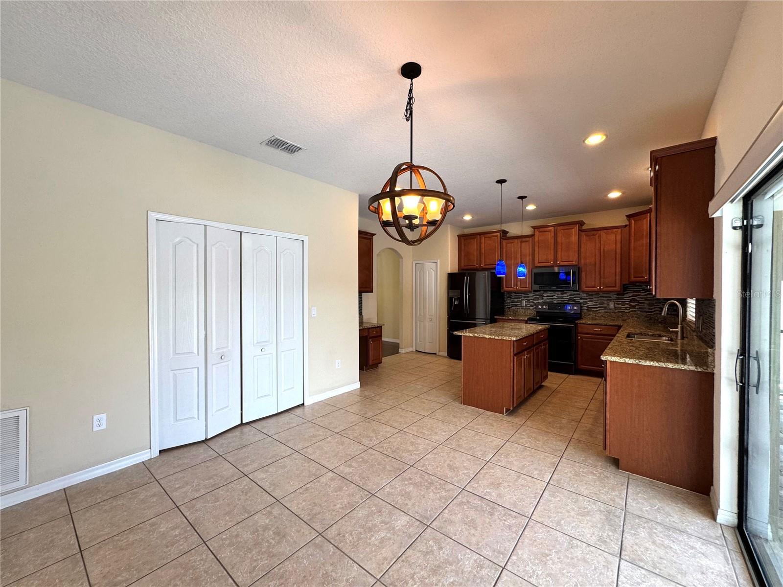 2890 Spring Breeze Way Property Photo 13