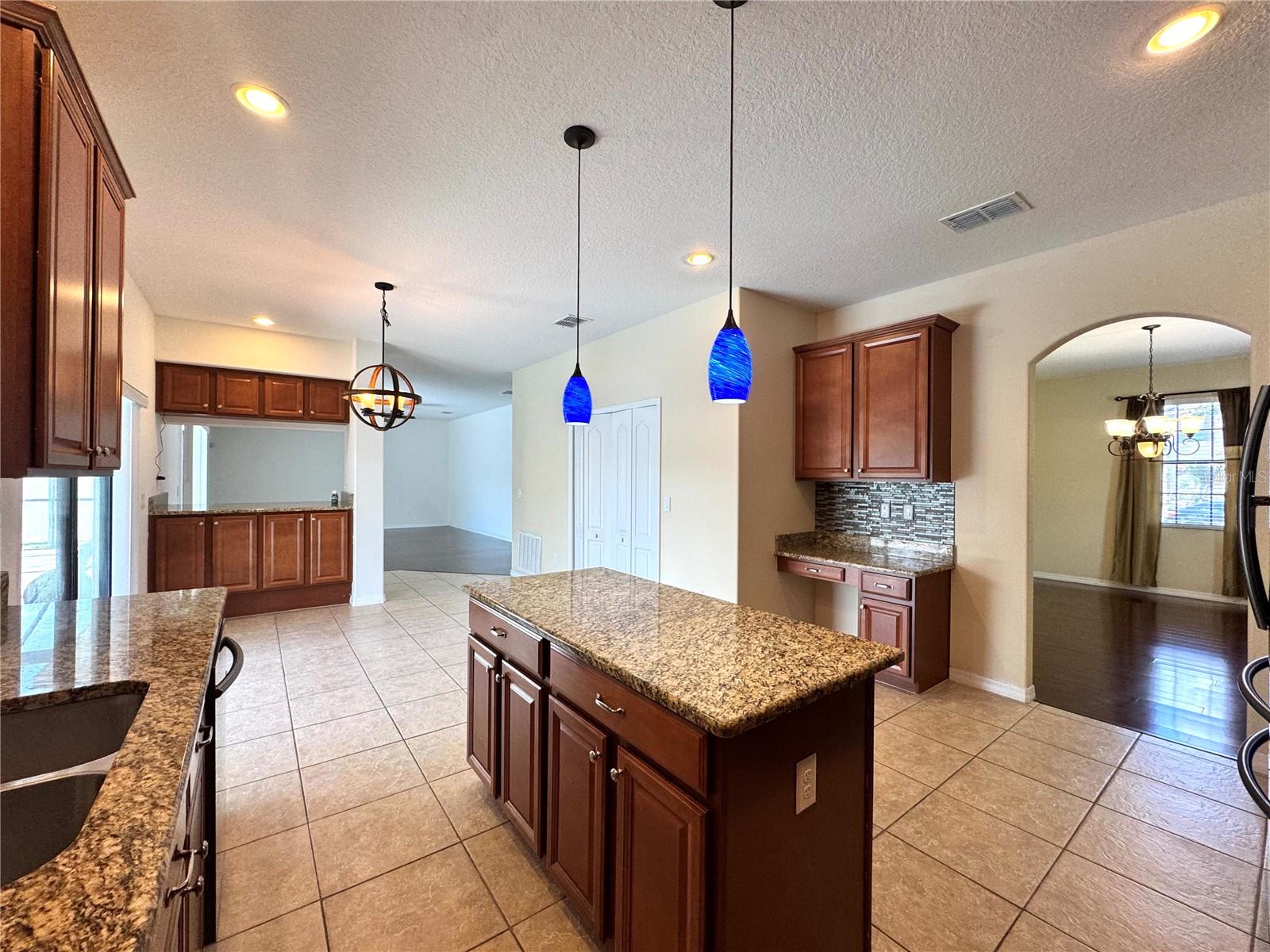 2890 Spring Breeze Way Property Photo 16