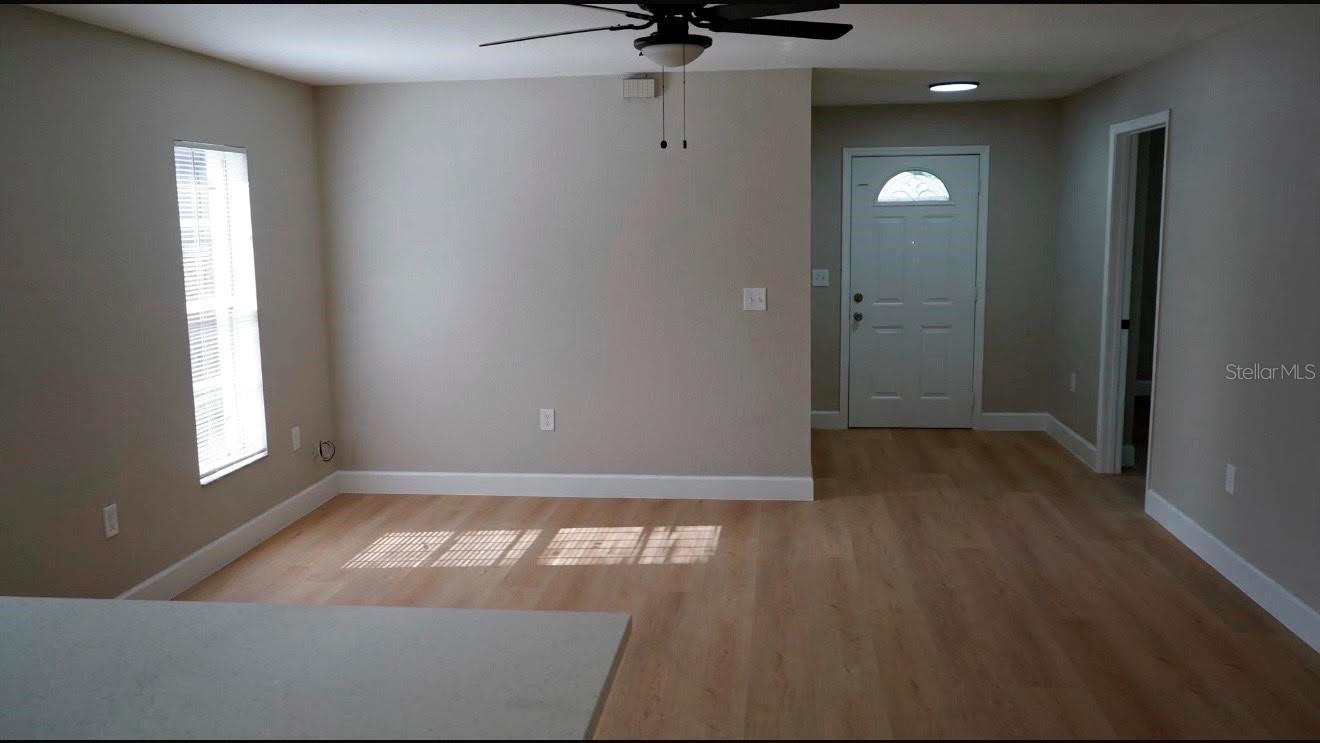 4514 Cypress St Property Photo 3