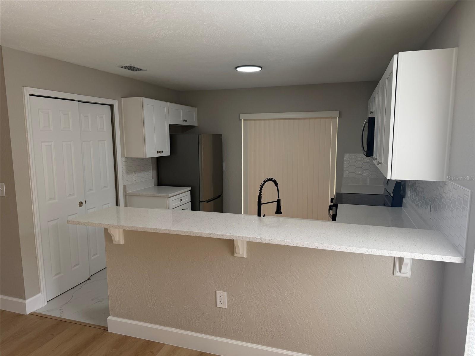 4514 Cypress St Property Photo 7