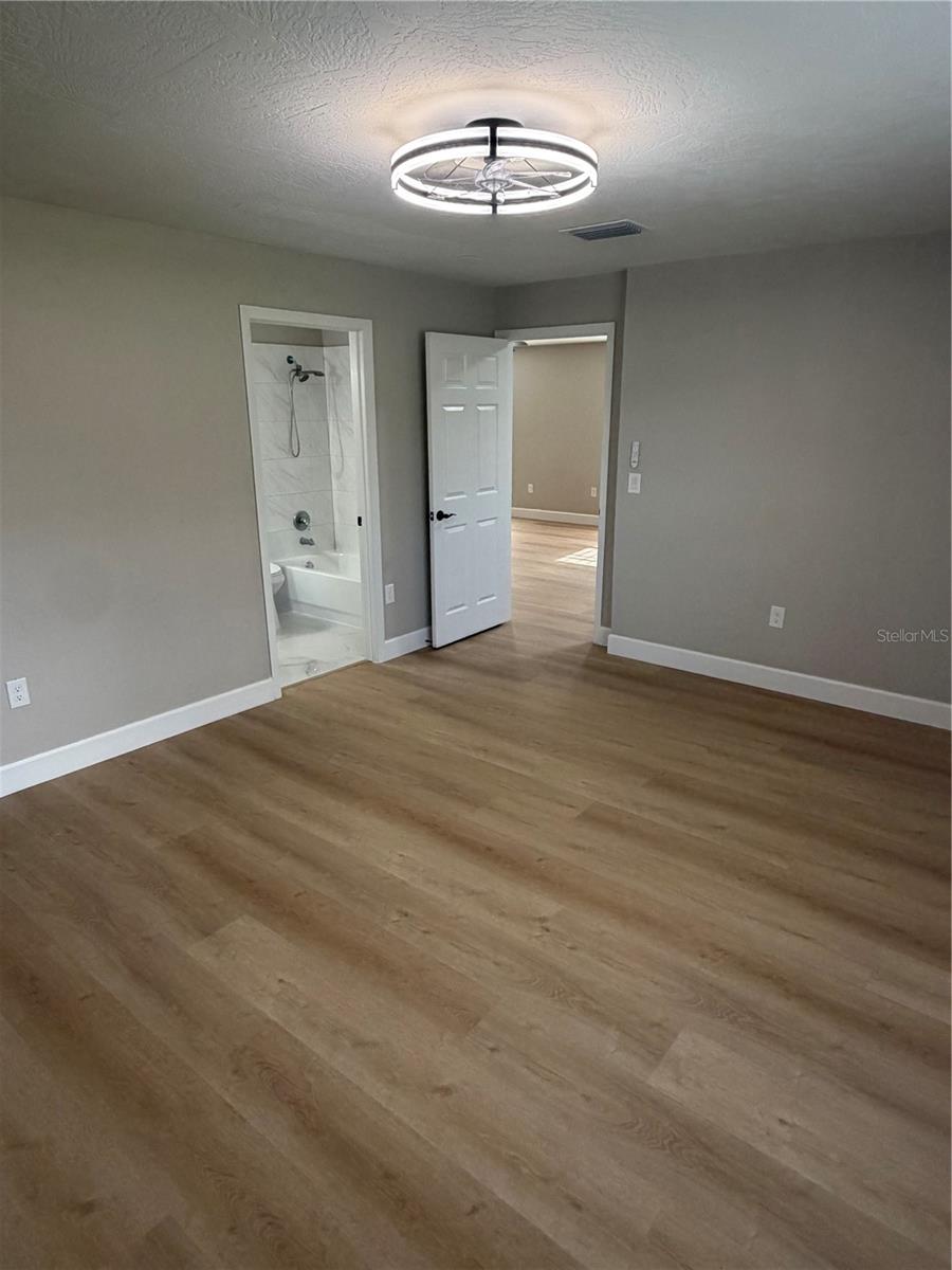 4514 Cypress St Property Photo 9