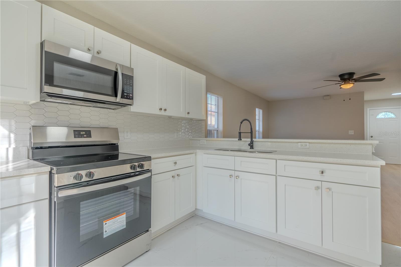 4514 Cypress St Property Photo 9