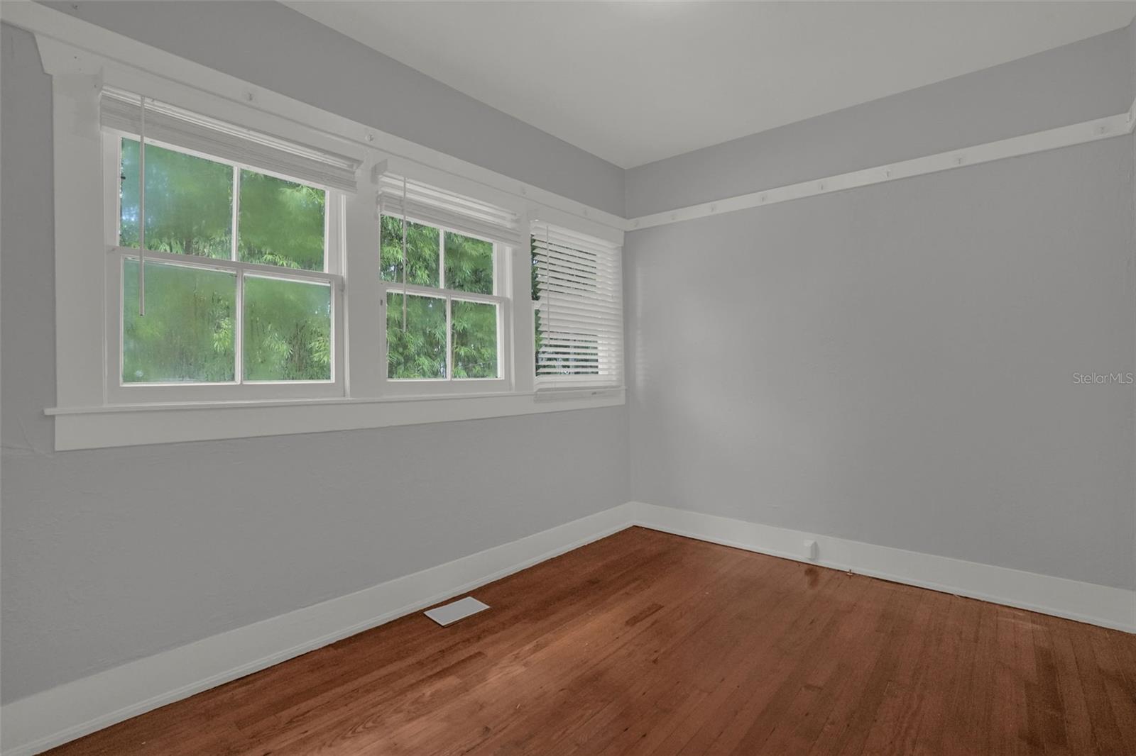1629 Ferris Ave Property Photo 24