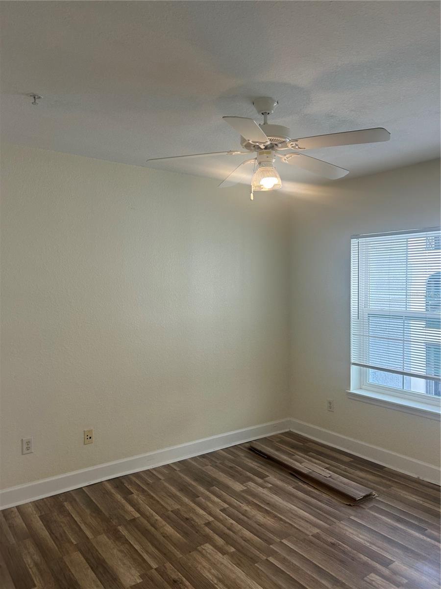 300 E South St #5016 Property Photo 12