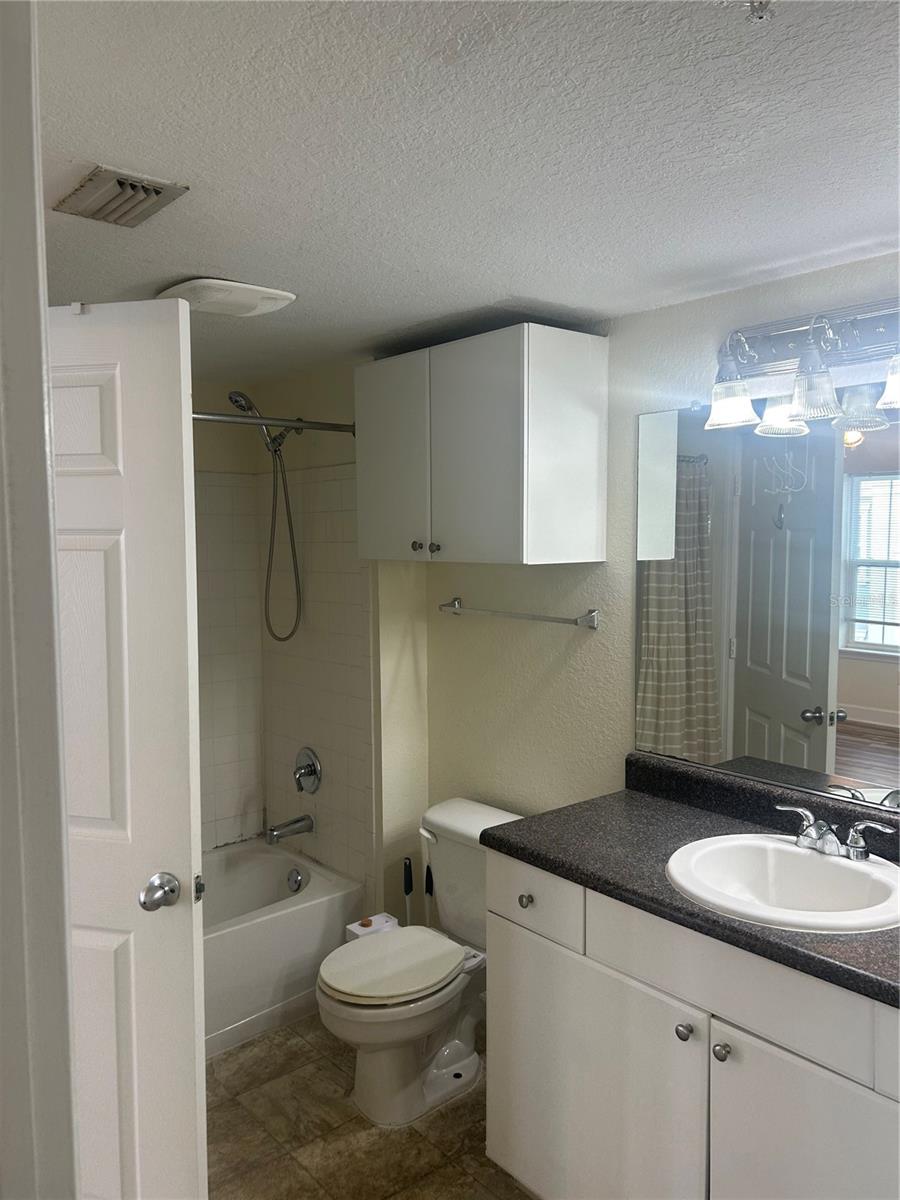300 E South St #5016 Property Photo 13
