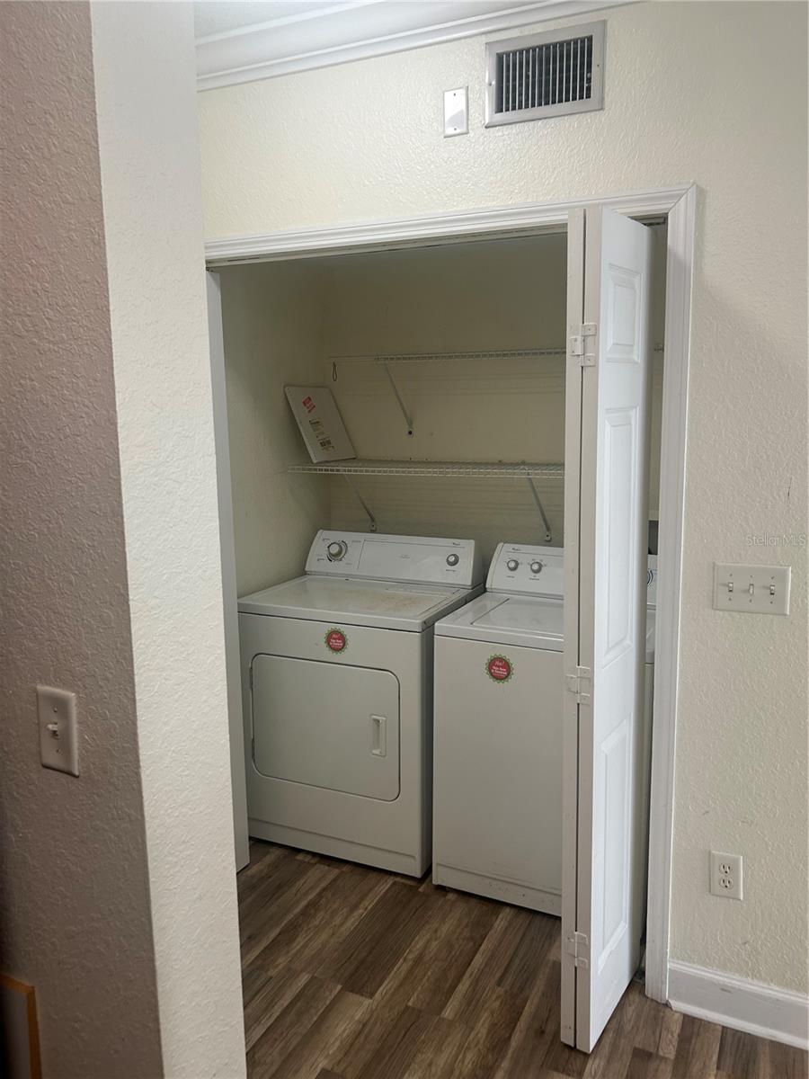 300 E South St #5016 Property Photo 16