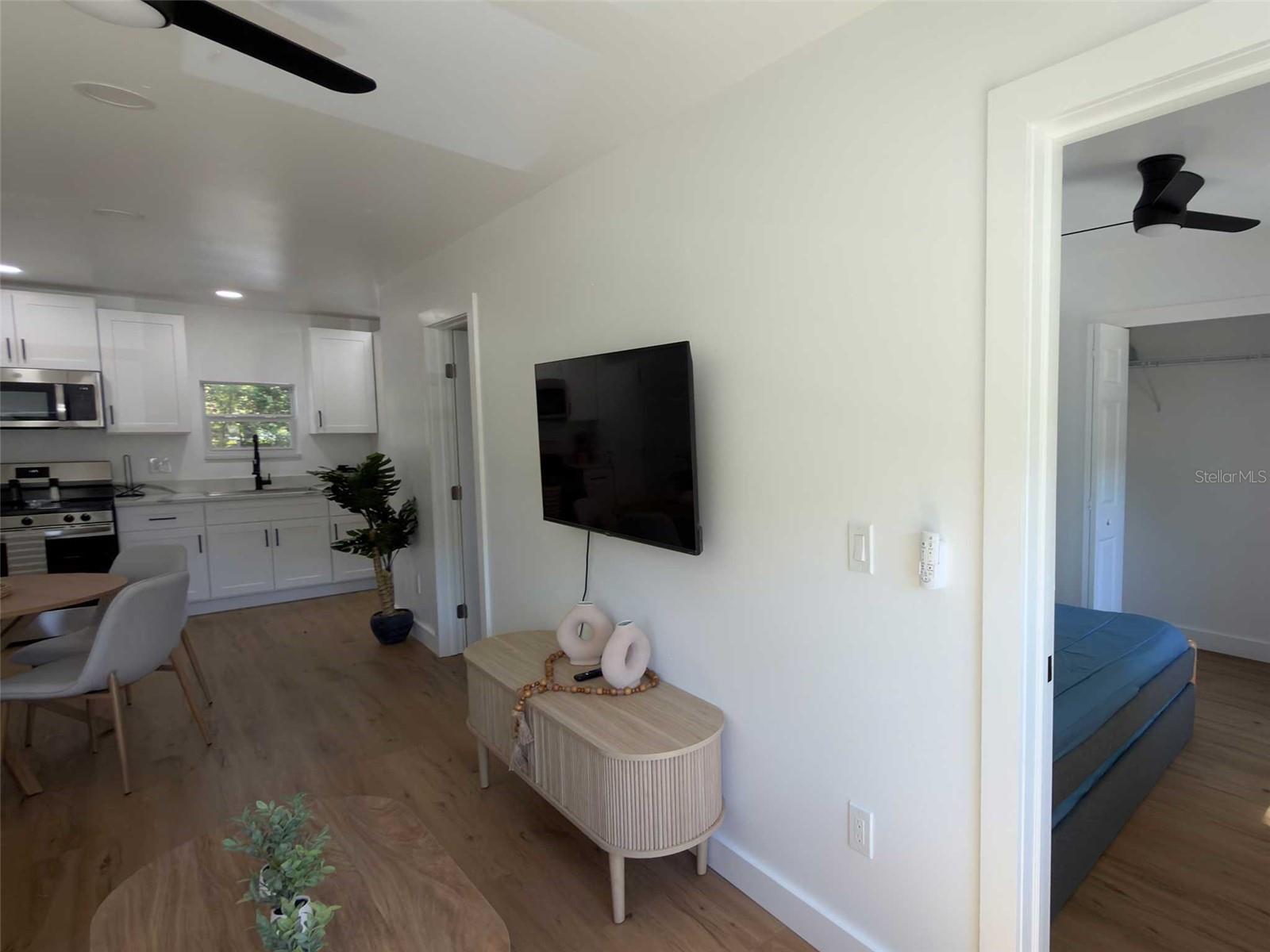 612 N Hampton Ave Property Photo 11