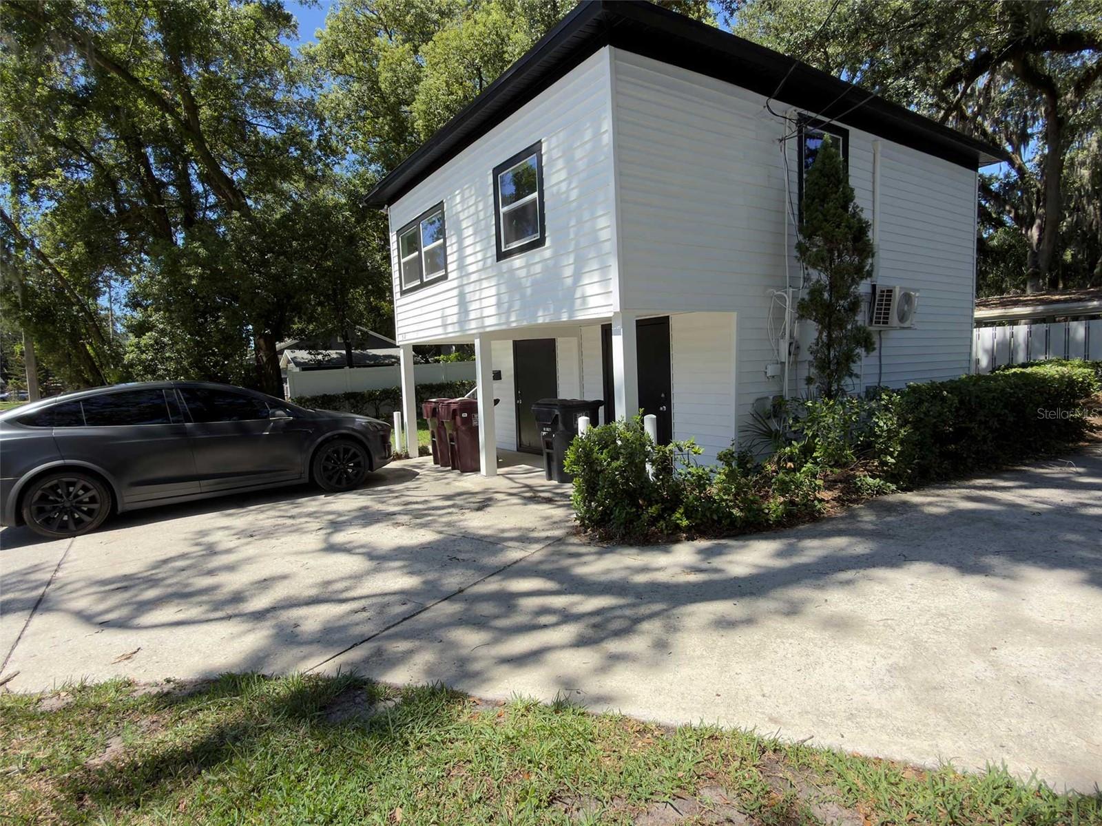 612 N Hampton Ave Property Photo 22