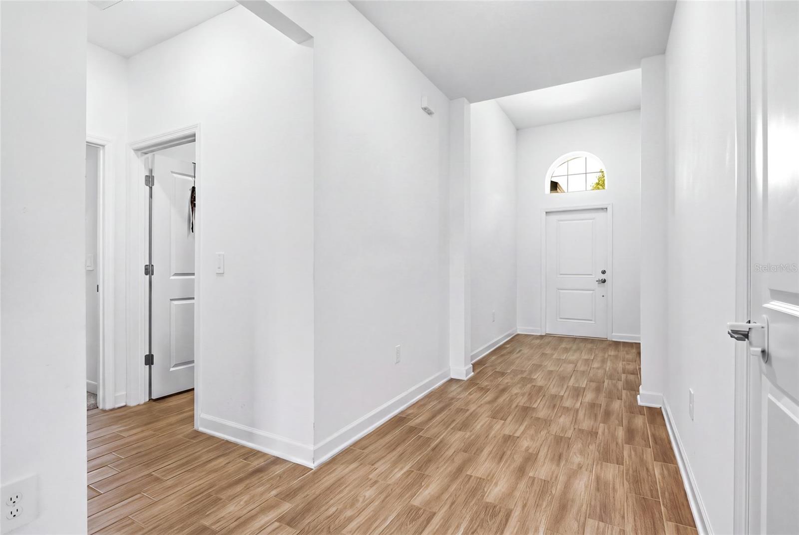 2868 Camden Way Property Photo 5