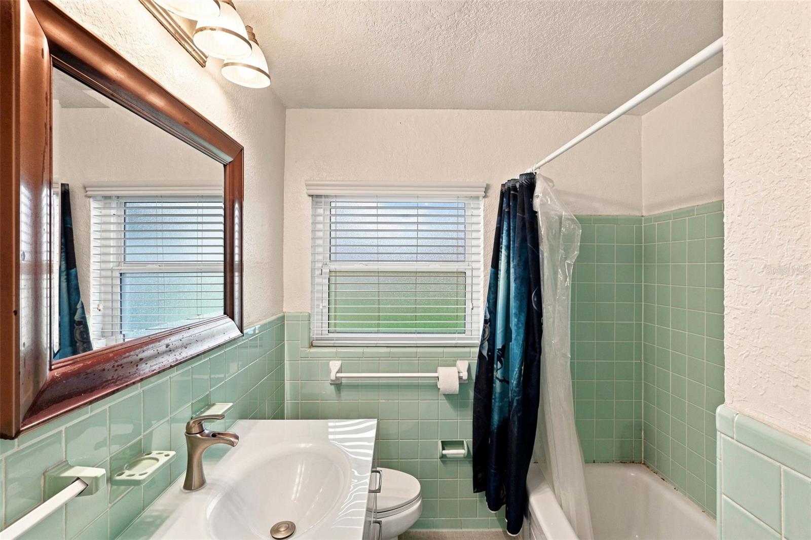 8405 Oak Bluff Dr Property Photo 23