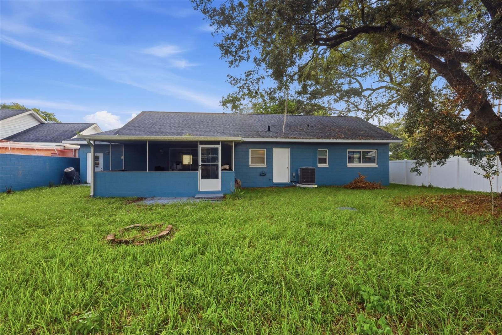 8405 Oak Bluff Dr Property Photo 27