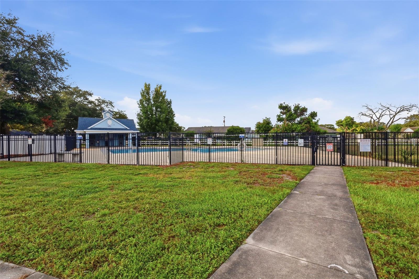 8405 Oak Bluff Dr Property Photo 32