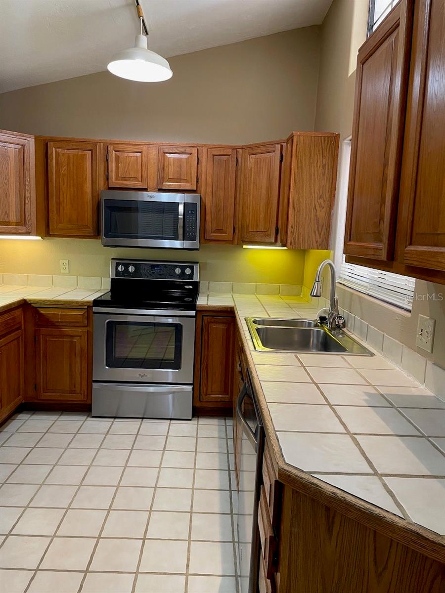 546 Via Fontana Dr #202 Property Photo 10