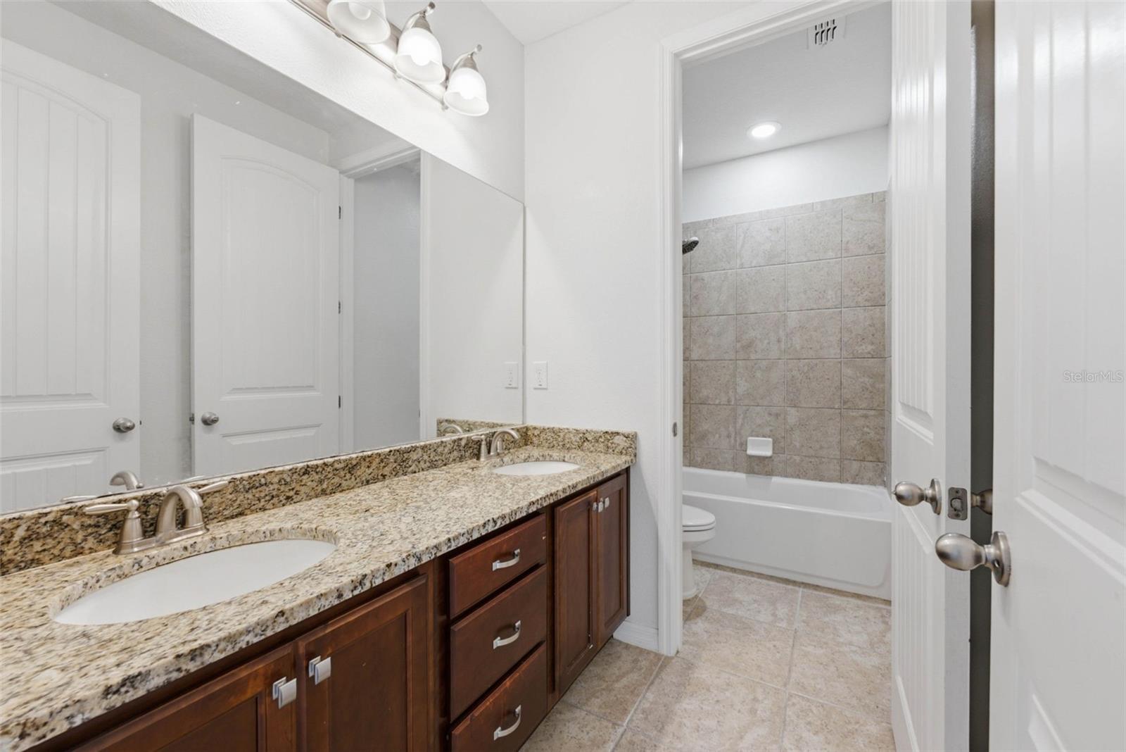 13786 Summer Harbor Ct Property Photo 30