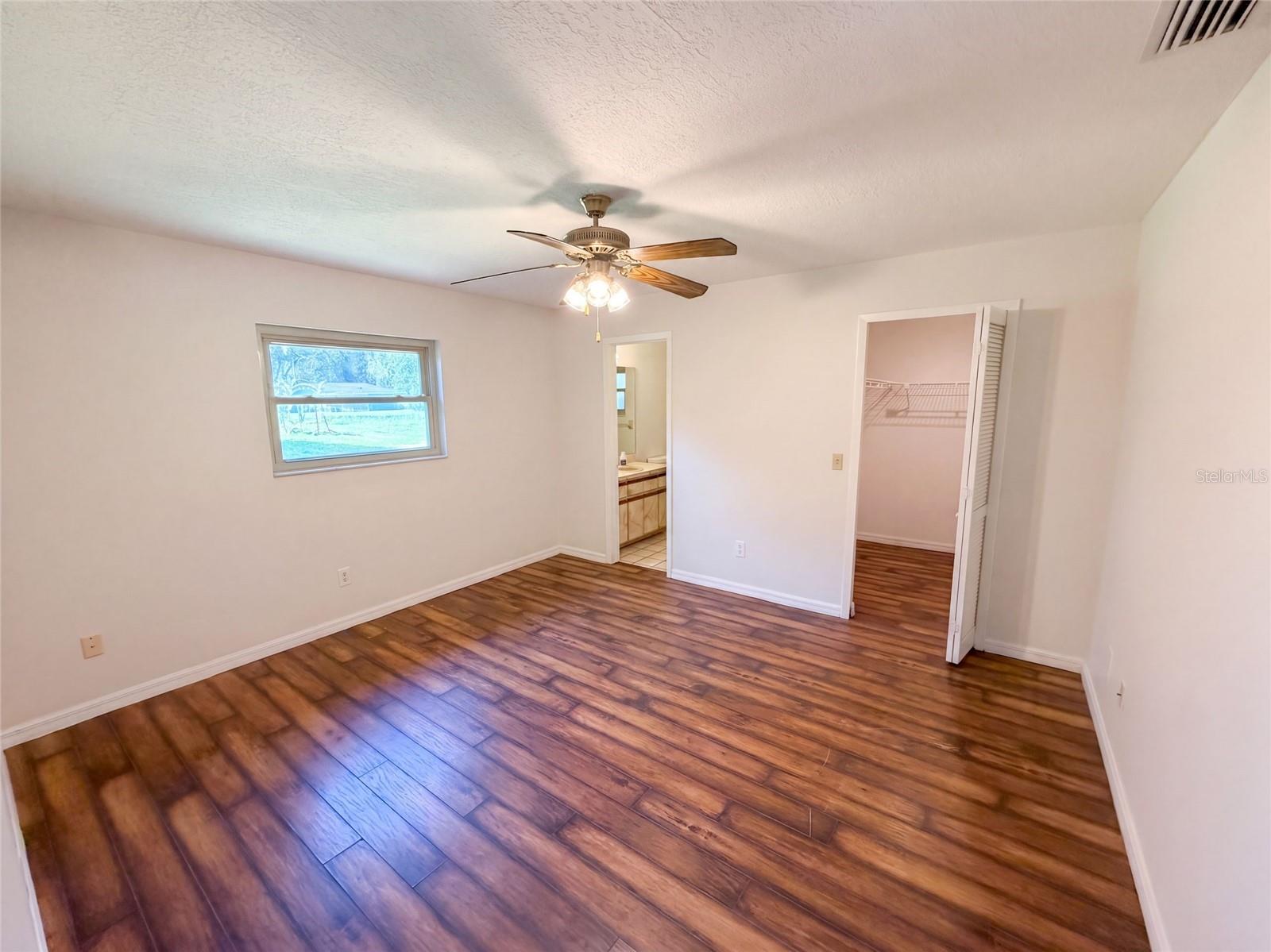 1008 Lynbrook St Nw Property Photo 4