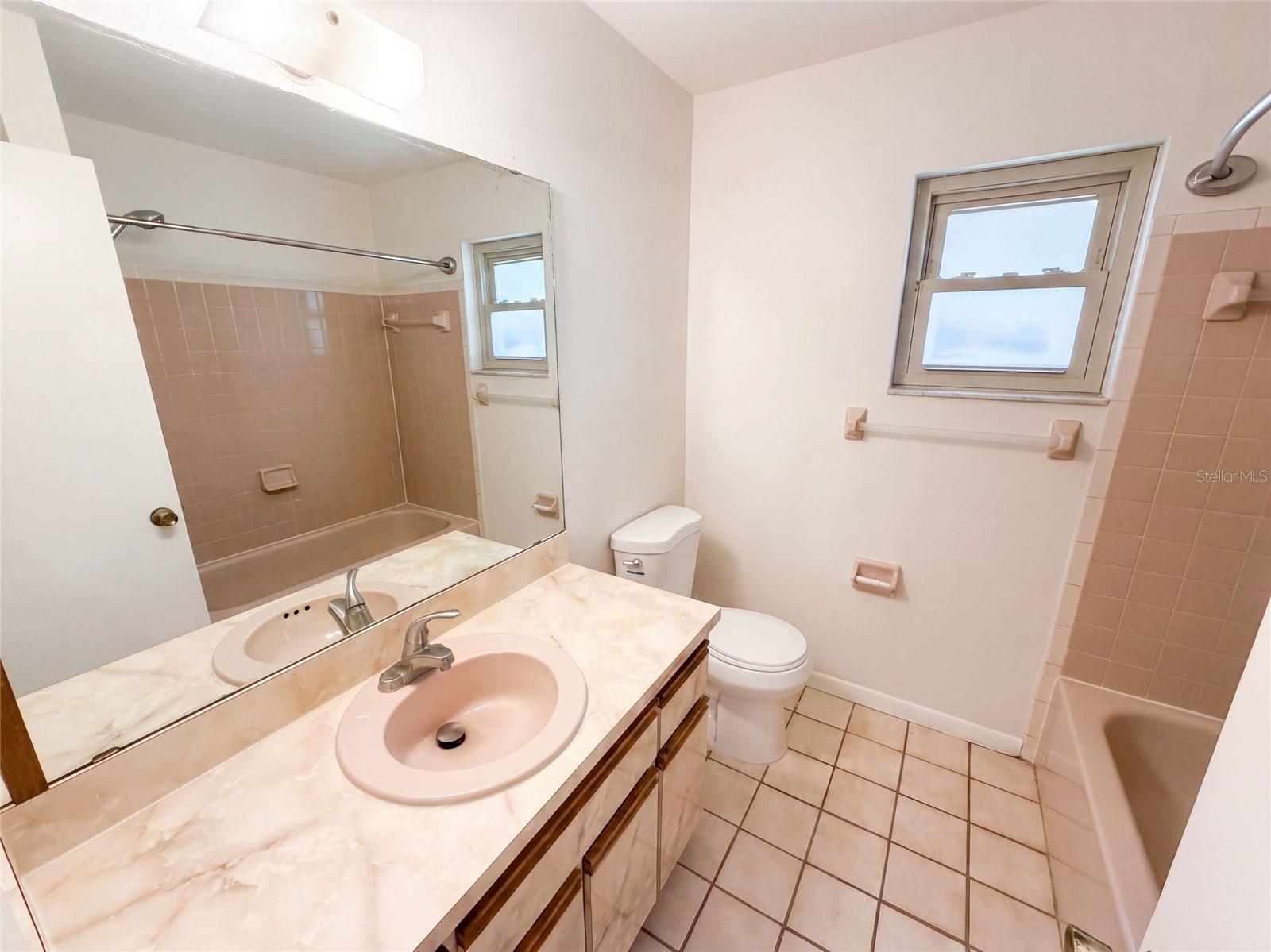 1008 Lynbrook St Nw Property Photo 10