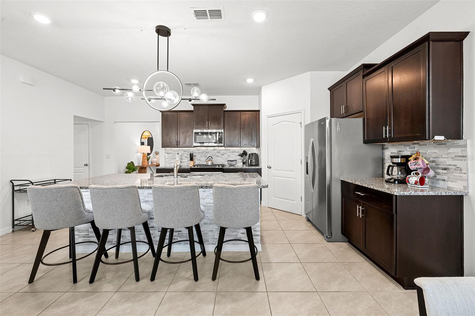 7552 Oakmoss Loop Property Photo 13