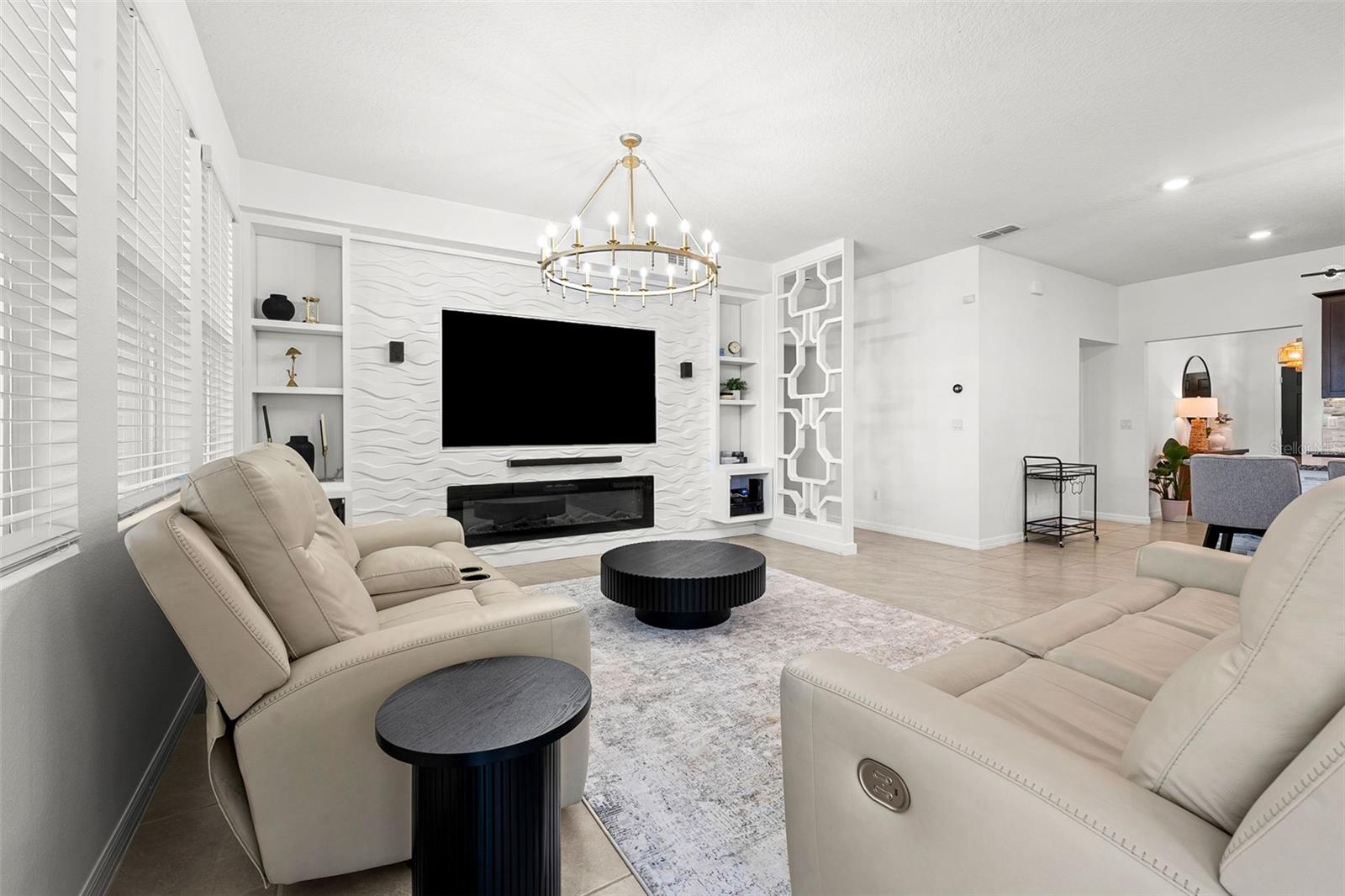 7552 Oakmoss Loop Property Photo 15