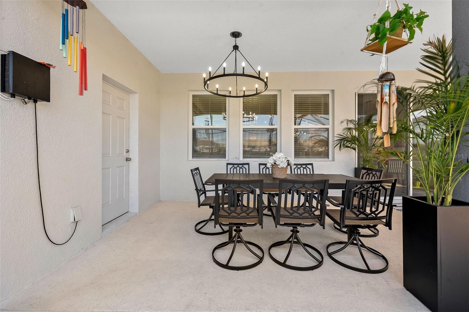 7552 Oakmoss Loop Property Photo 34