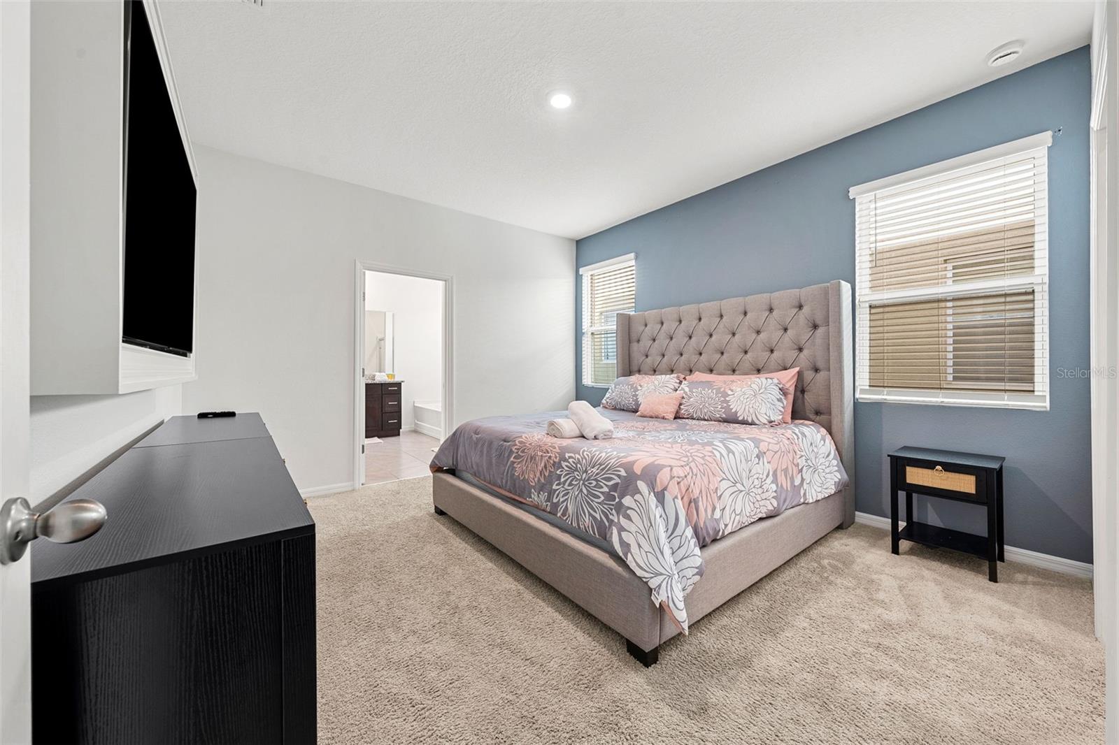 7552 Oakmoss Loop Property Photo 48