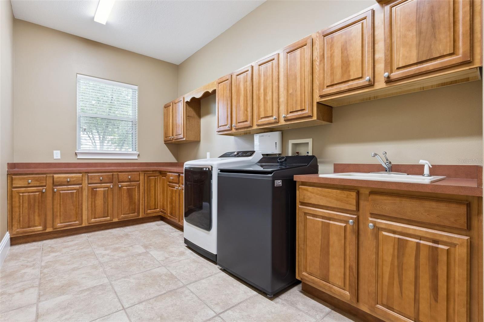 1738 Brackenhurst Pl Property Photo 32