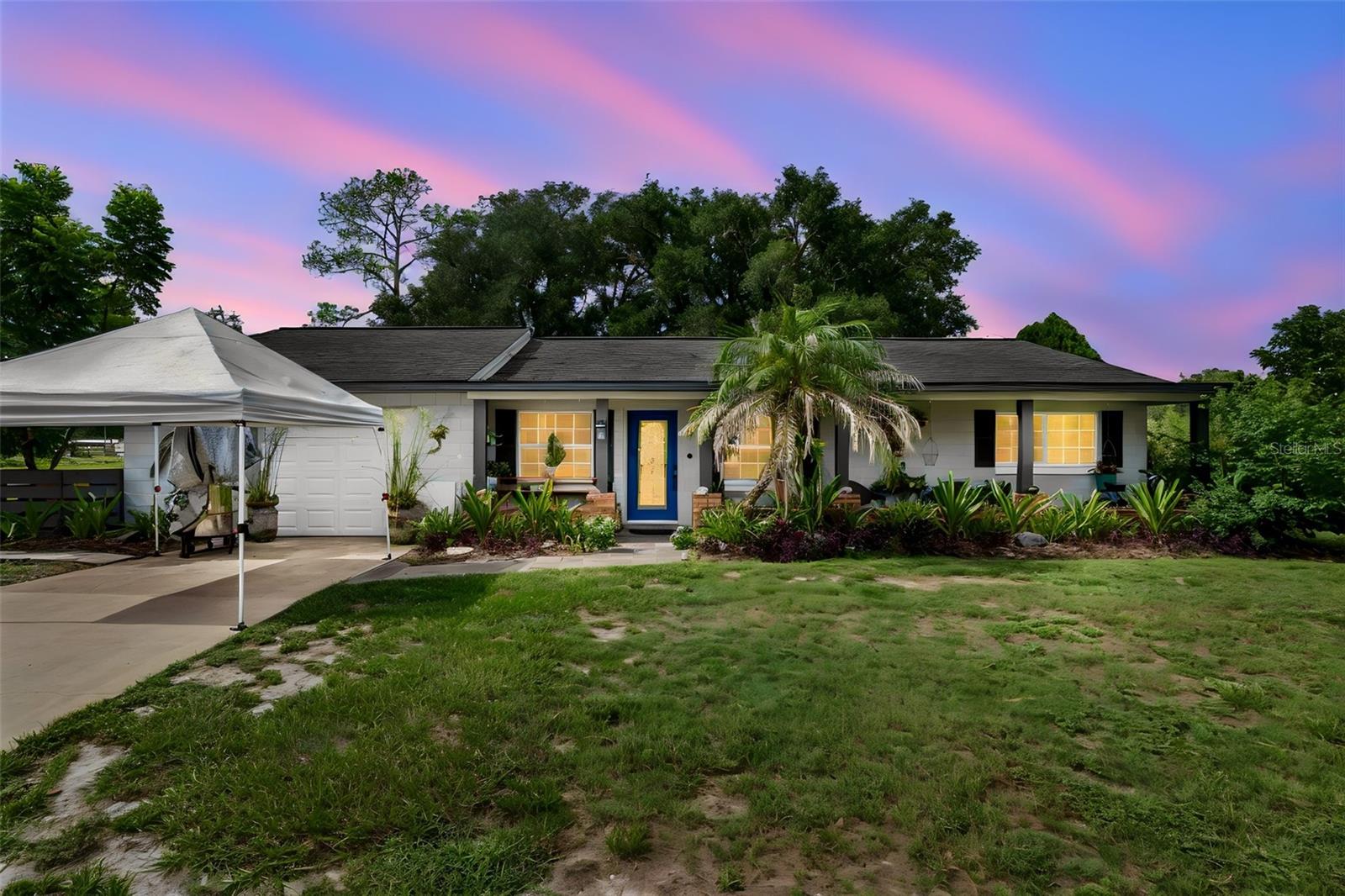 22 FAIRWAY DR