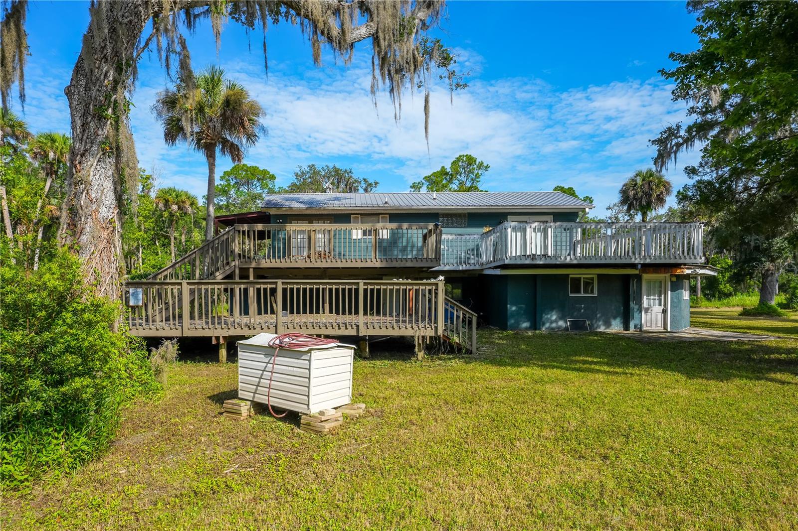 1879 Hideaway Ln Property Photo 4