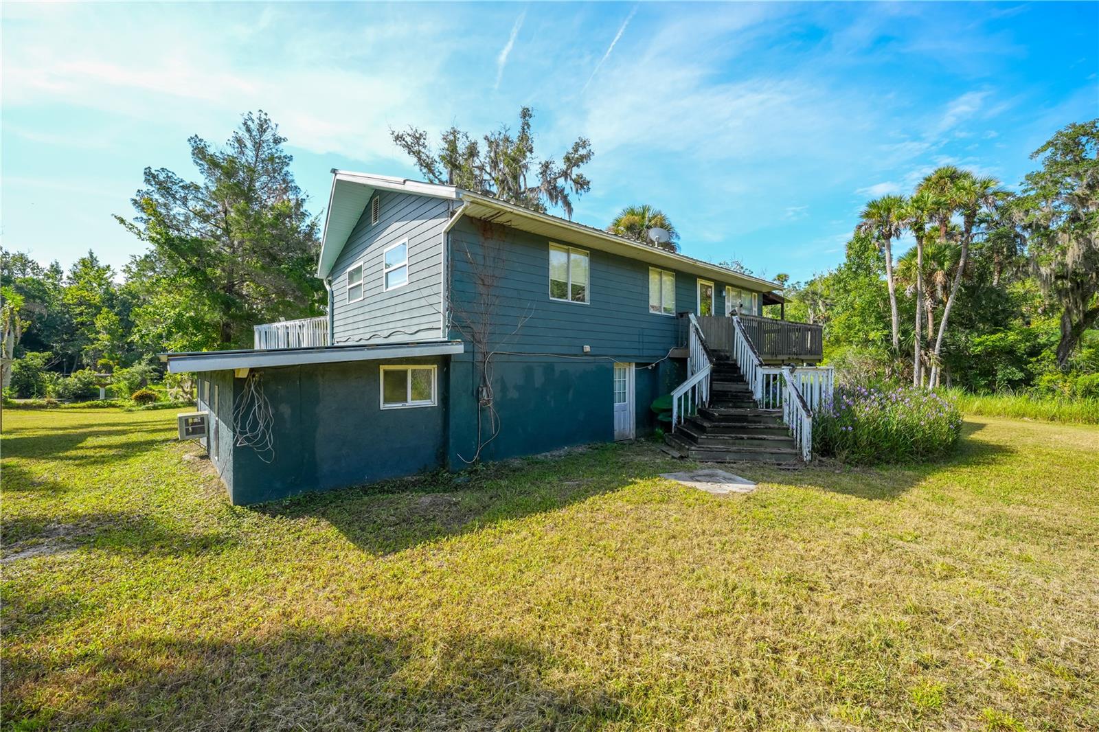 1879 Hideaway Ln Property Photo 9