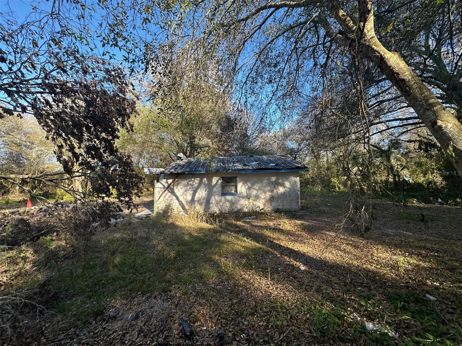 2004 Valentine Ave Property Photo 3