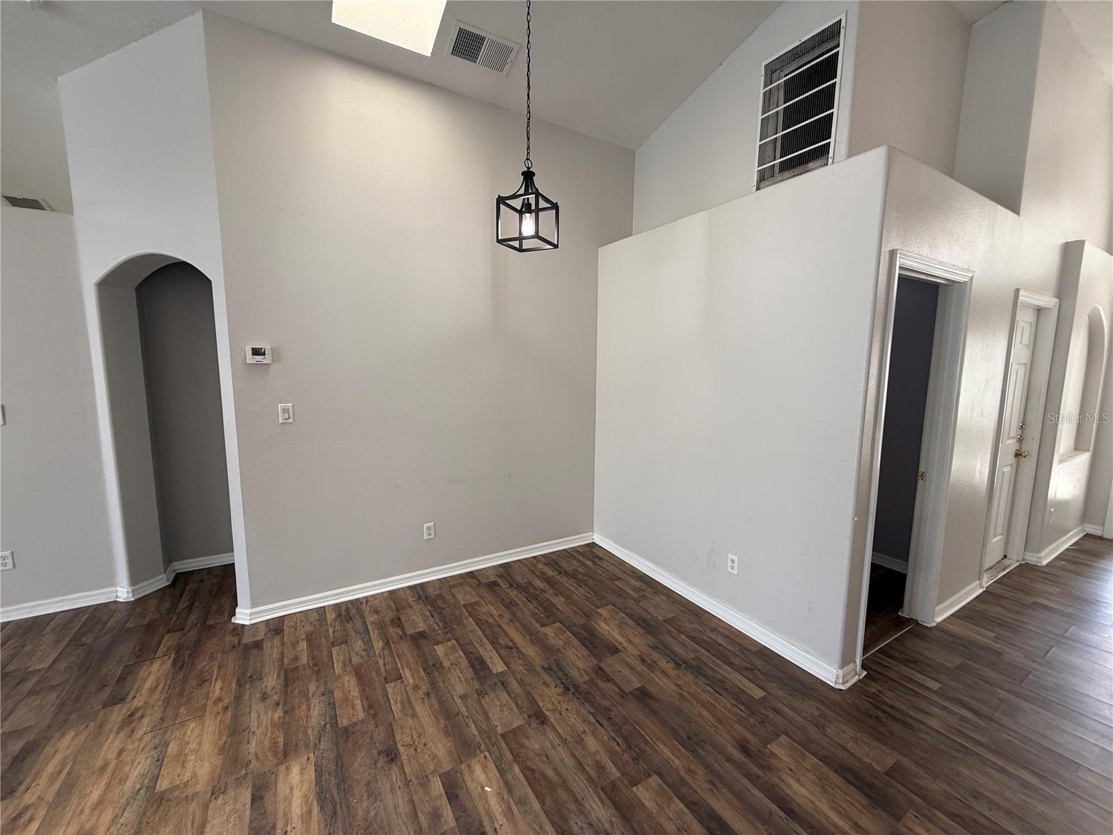 16049 Magnolia Hill St Property Photo 4