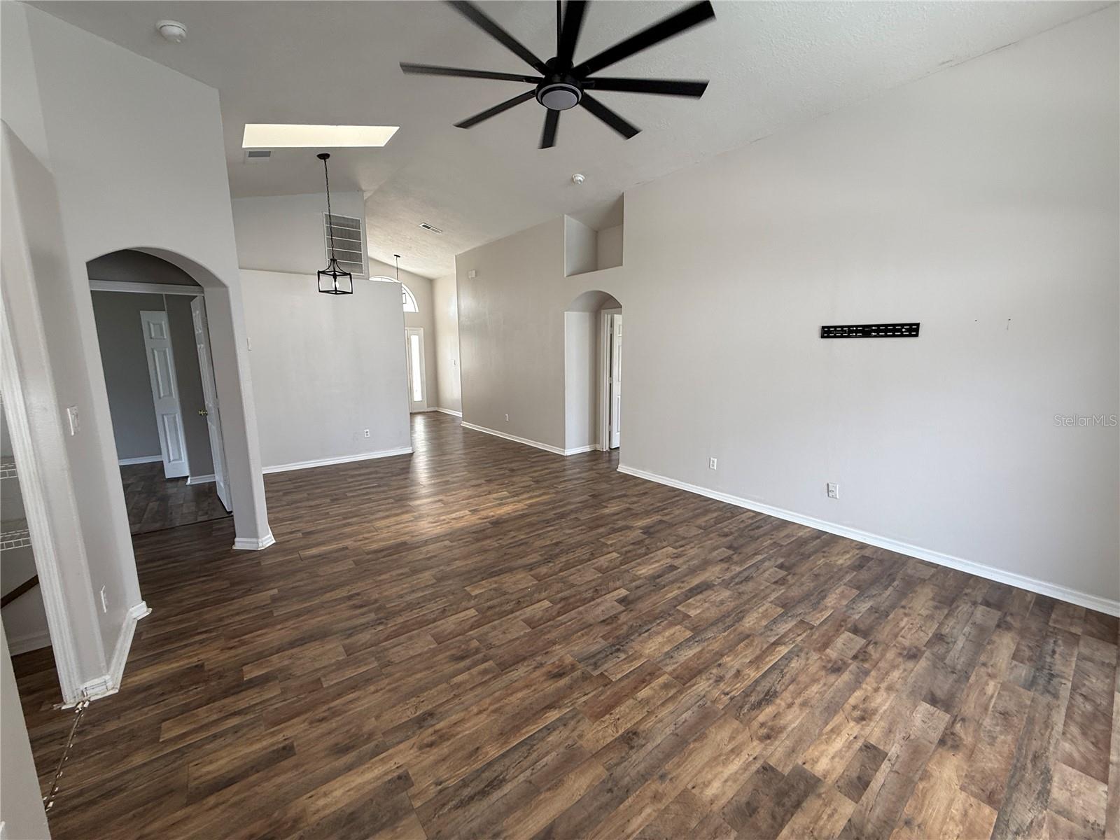 16049 Magnolia Hill St Property Photo 5