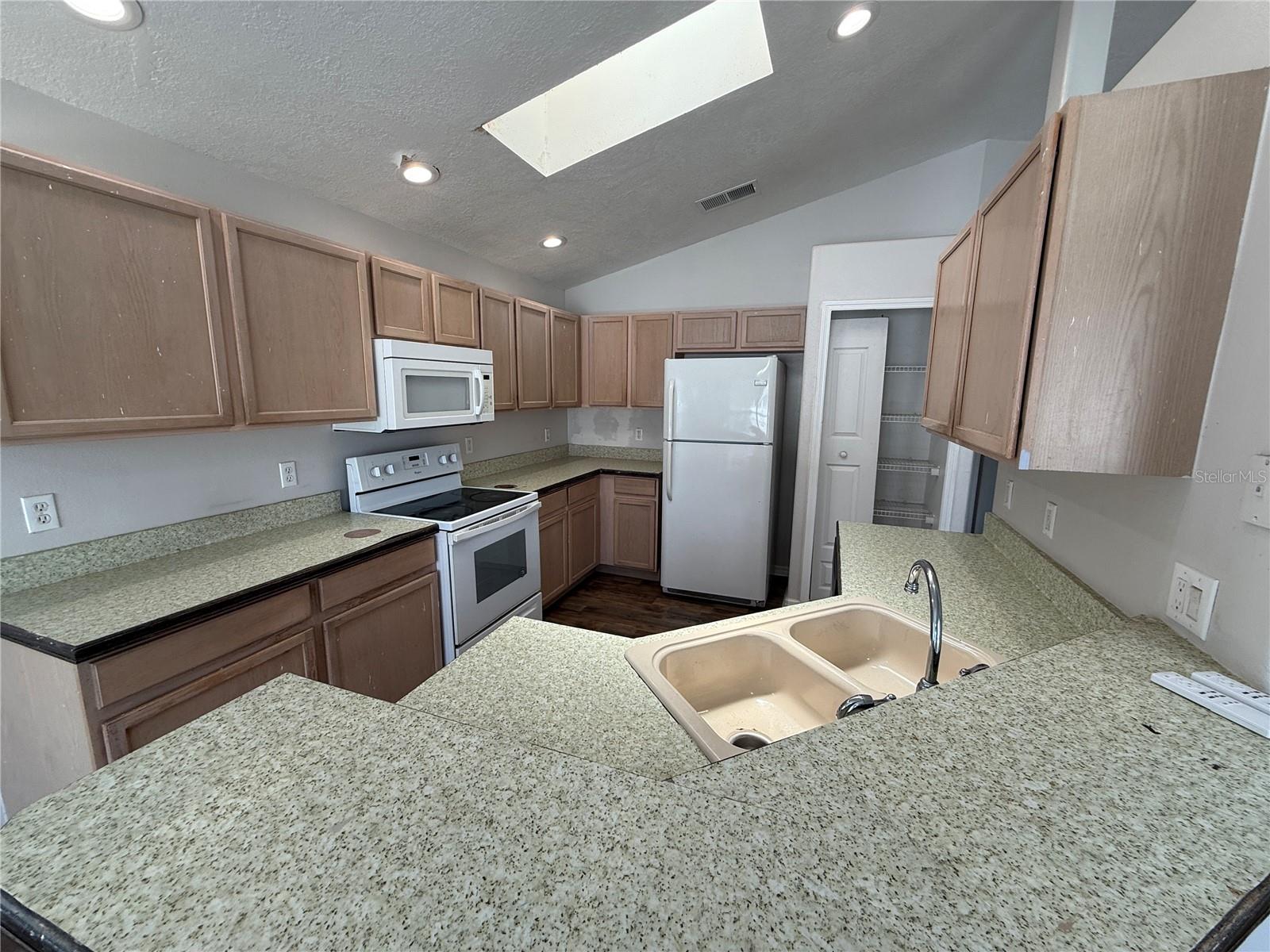 16049 Magnolia Hill St Property Photo 6