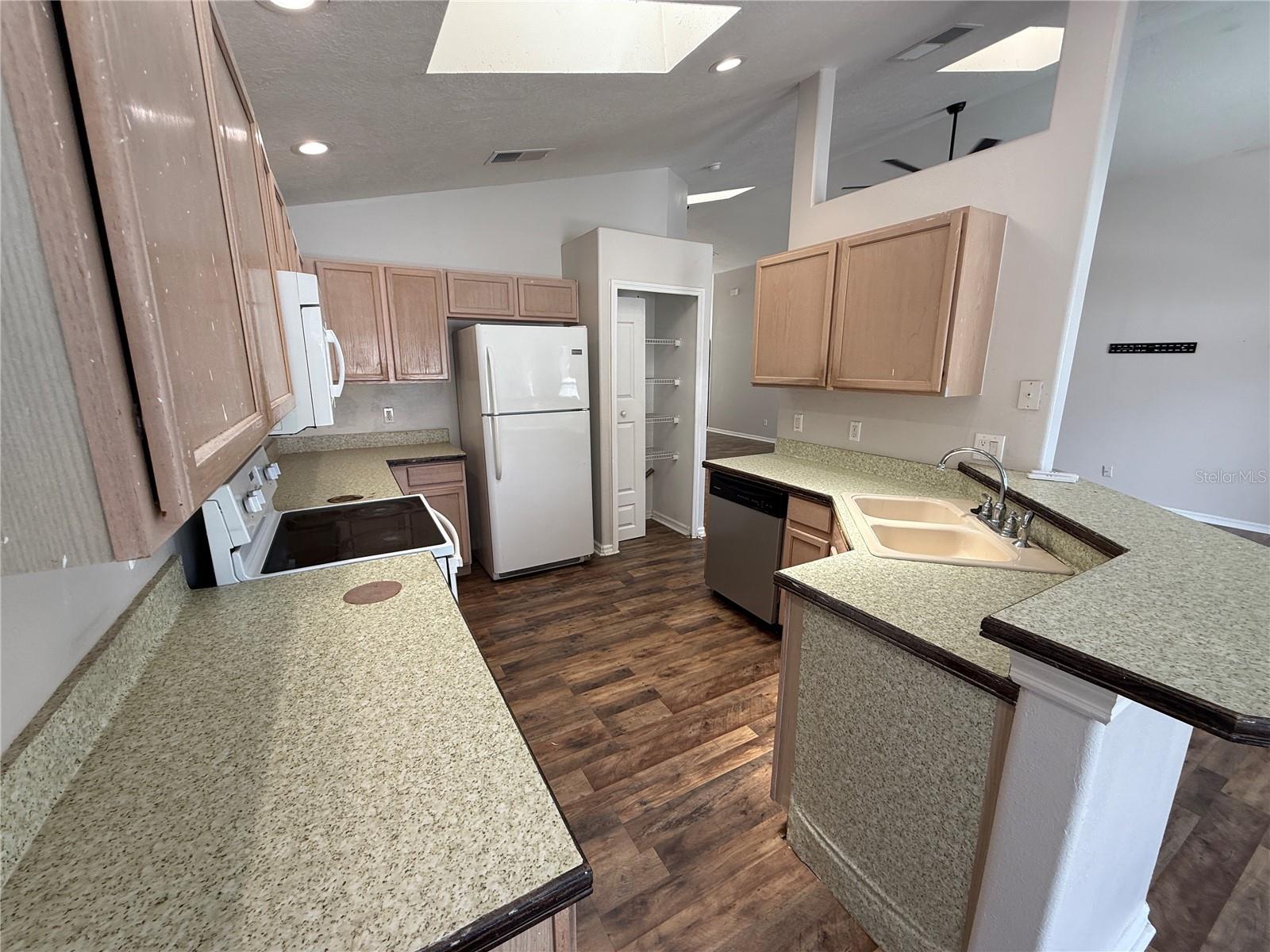 16049 Magnolia Hill St Property Photo 7
