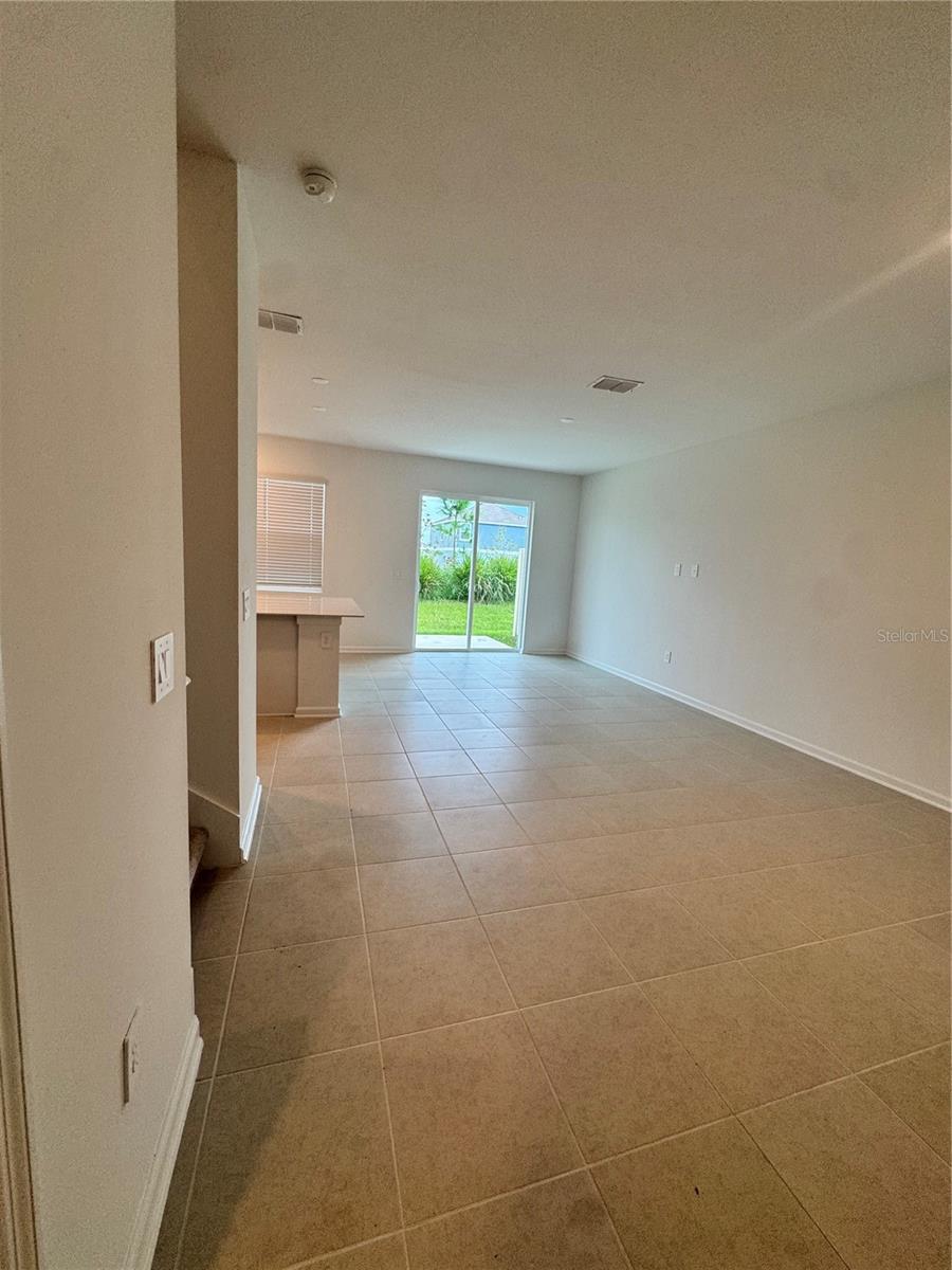 2557 Skyline Loop Property Photo 8
