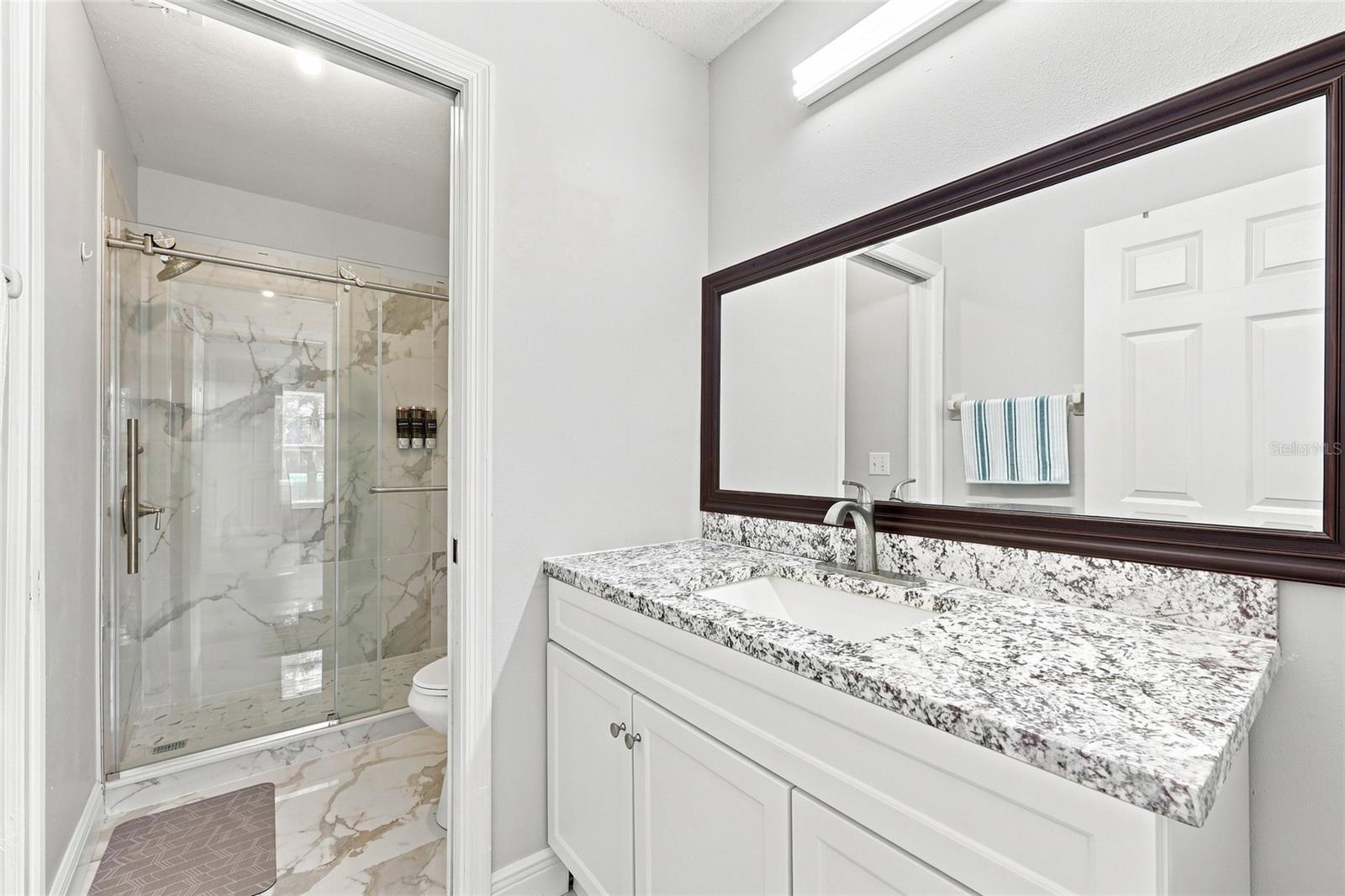2537 Chatham Cir Property Photo 5