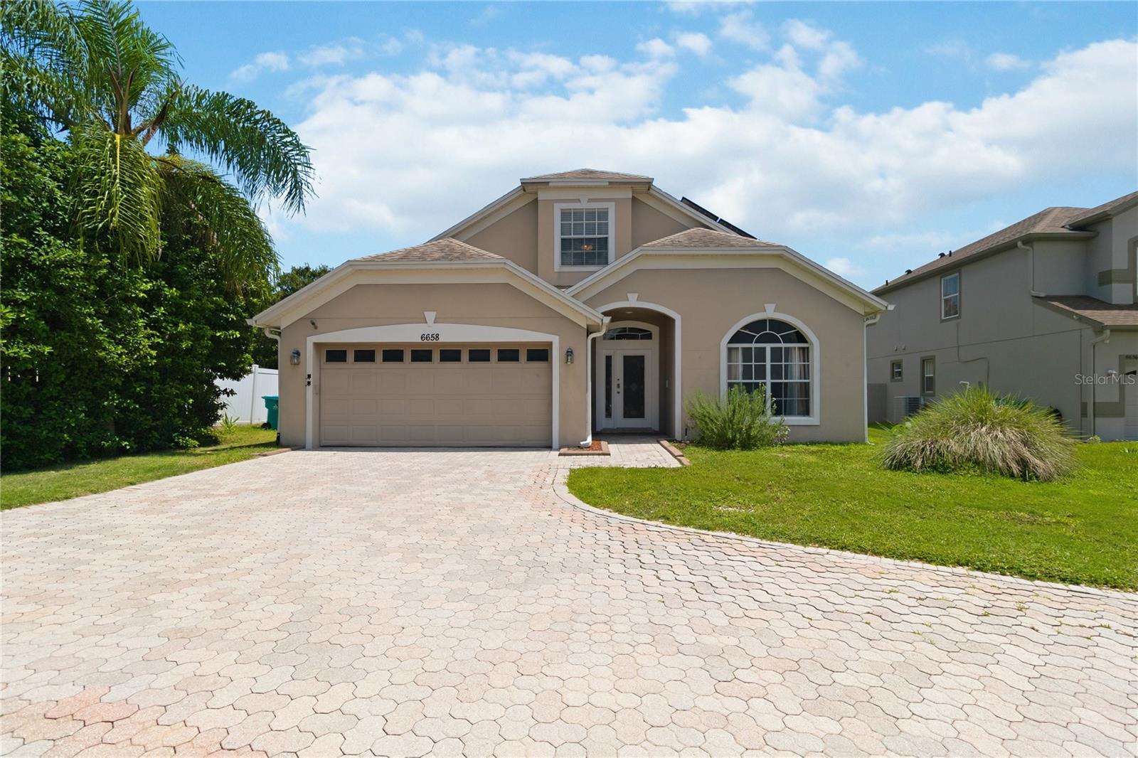 6658 Lake Pembroke Pl Property Photo 5